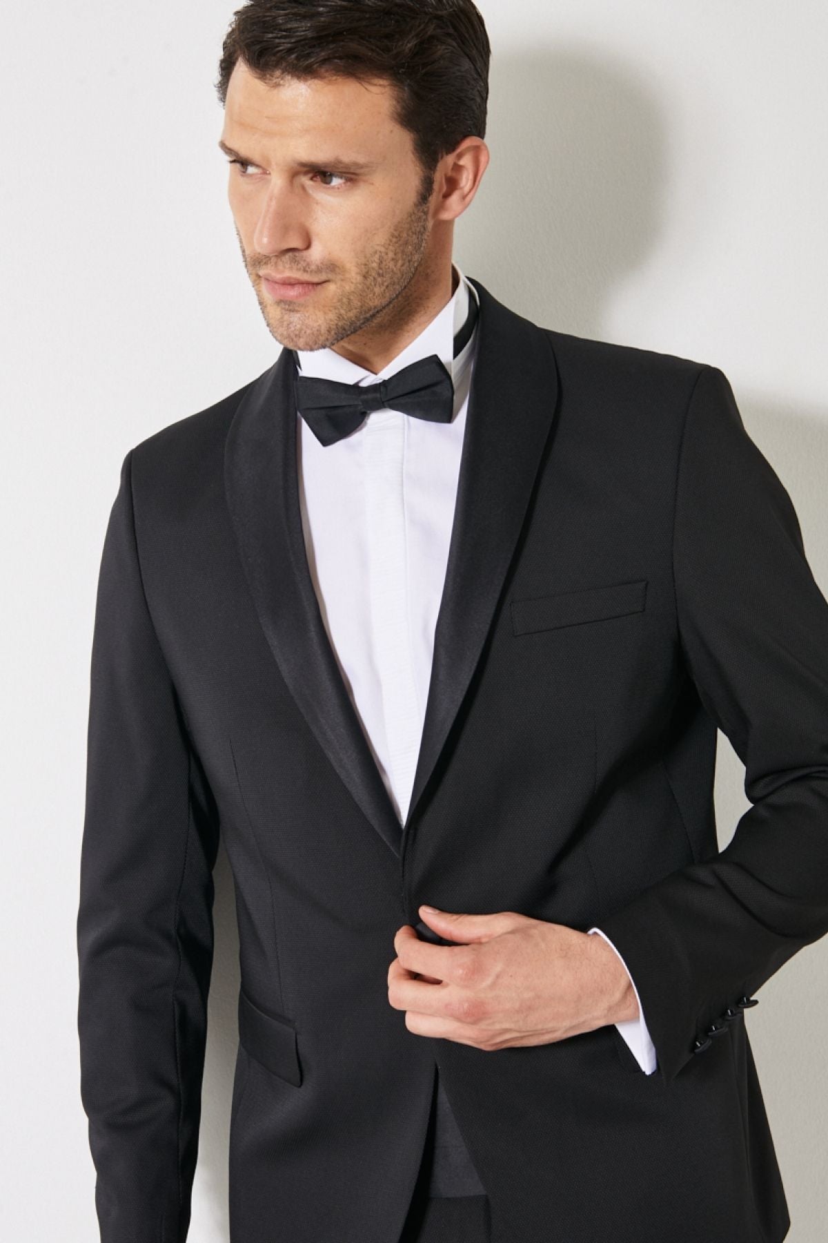 Men's black slim fit narrow cut shawl collar pattern classic tuxedo set