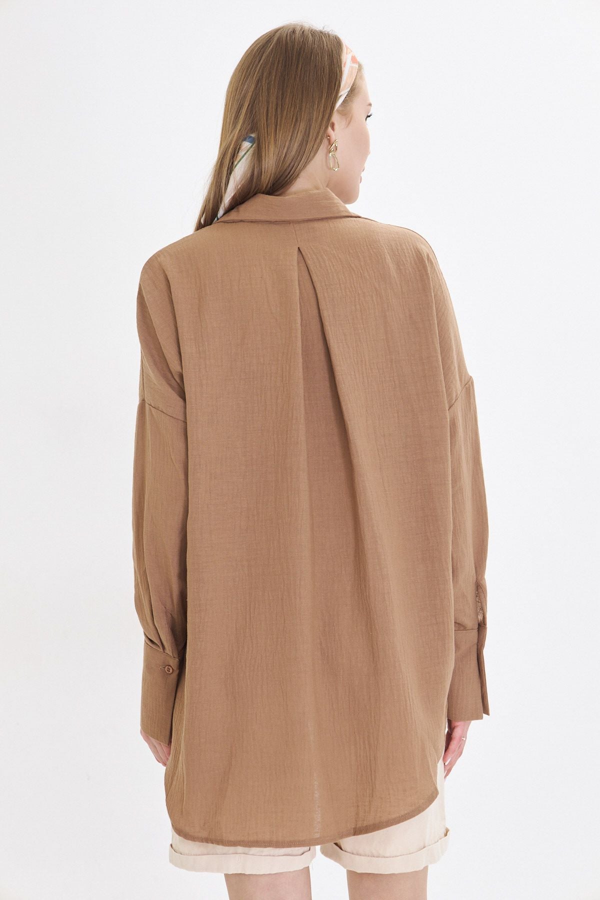 Woman Light Coffee Oversize Fined Linen-looking large cuff shirt ARM-24K001001