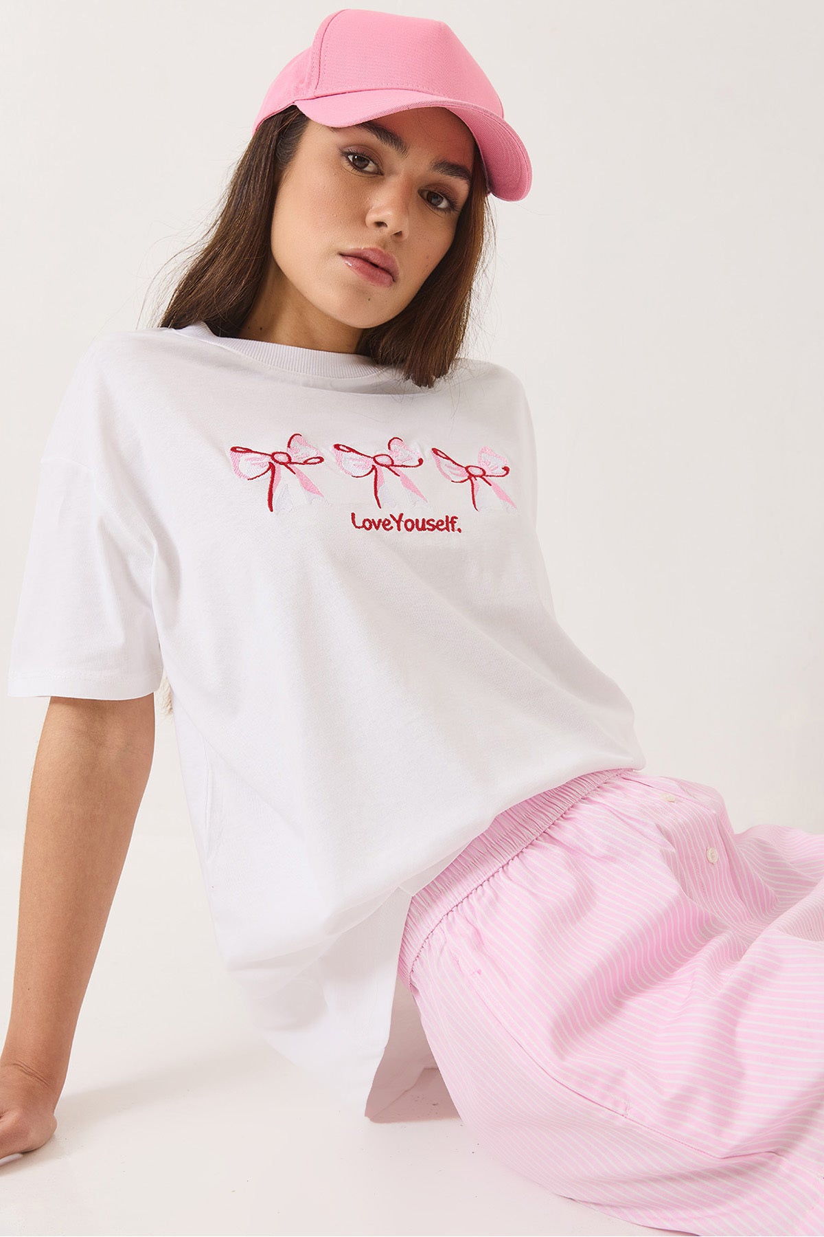 Women's Crew Neck Short Sleeve Embroidered T-Shirt 60602023