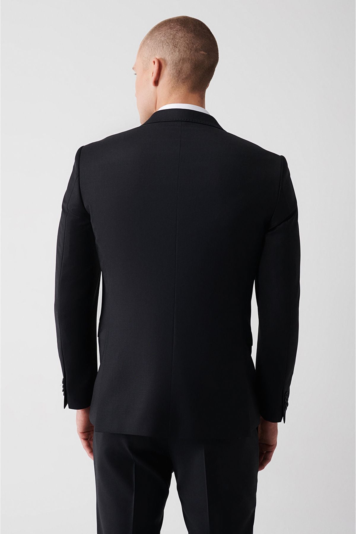 Men's Black Swallow Collar Double Slit Lined Wool Suit B007701