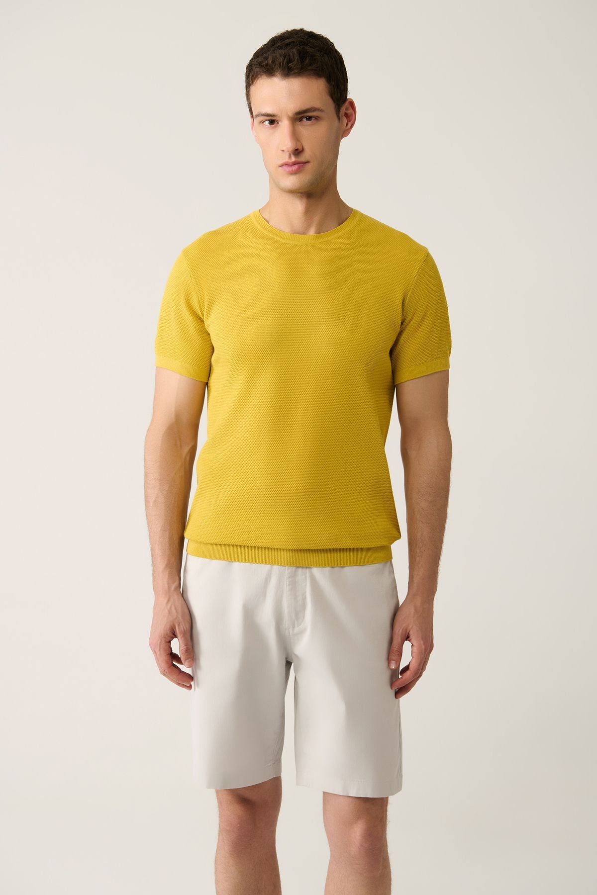 Men's mustard bicycle collar textured cotton knitwear T-shirt E005027
