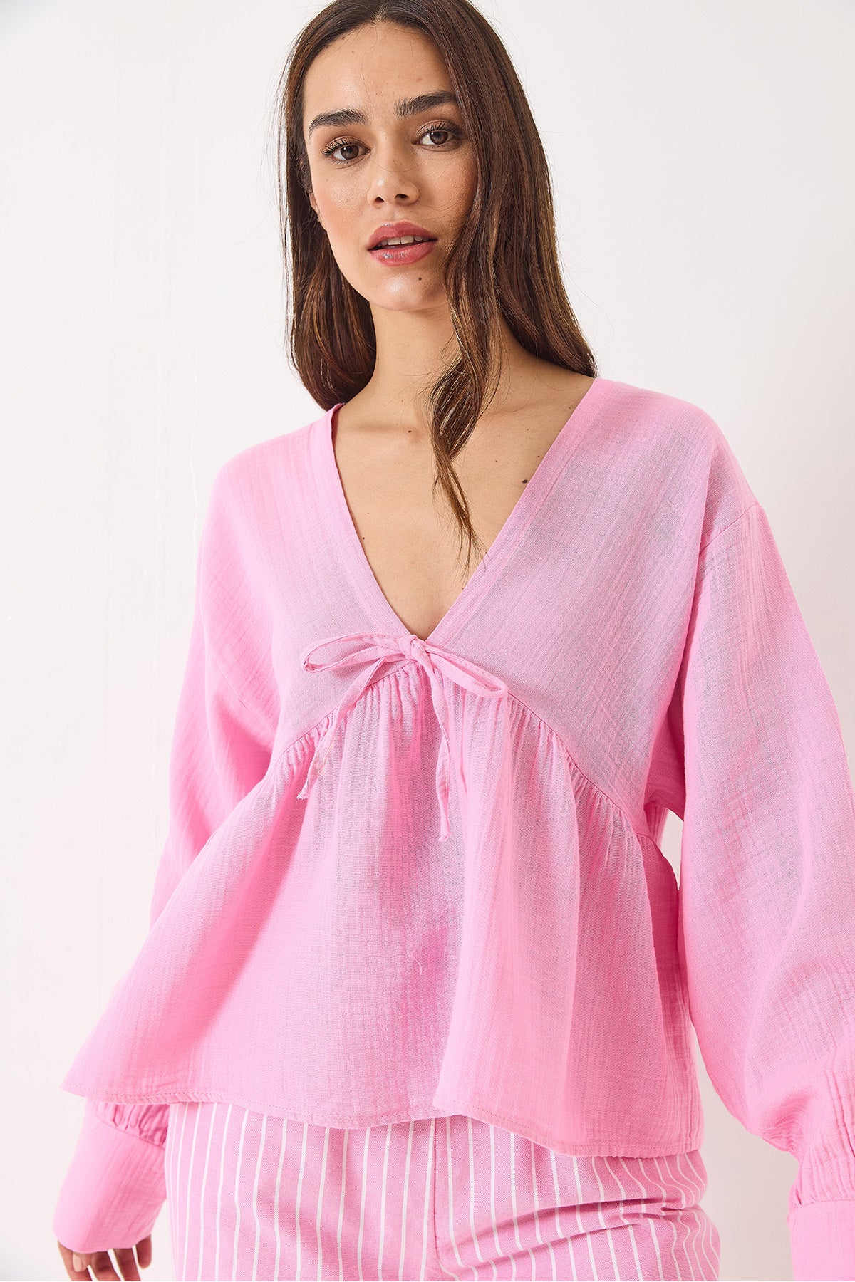 Women's V-Neck Tie Detailed Muslin Blouse 1003 60283051