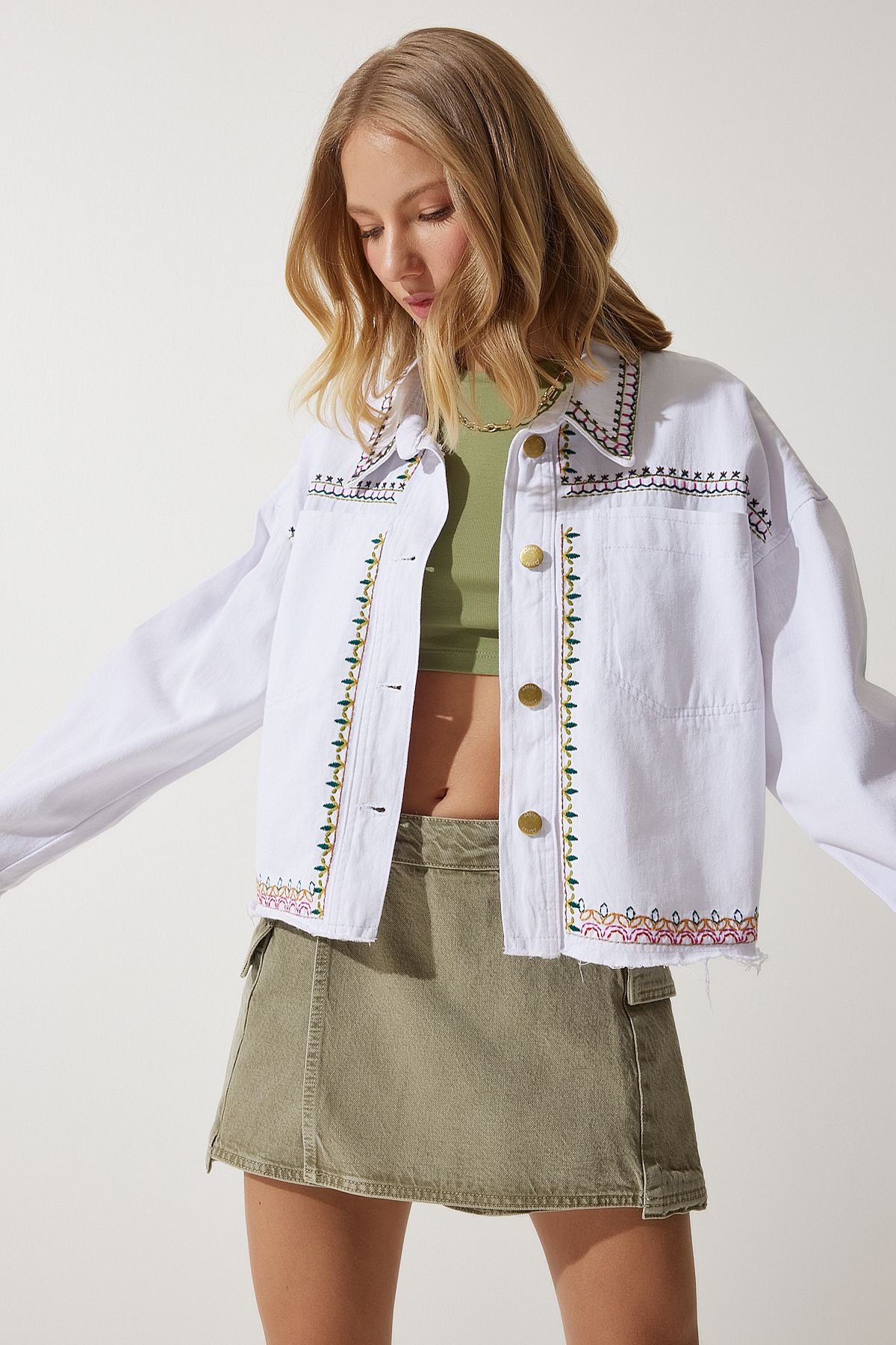 Woman White Embroidered Tasseled Oversize denim jacket sa00018