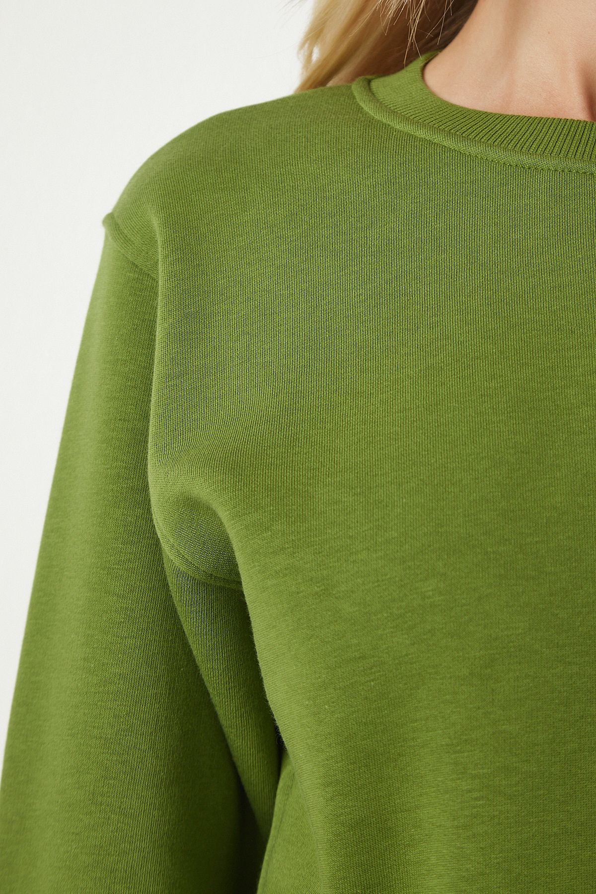 Female peanut green