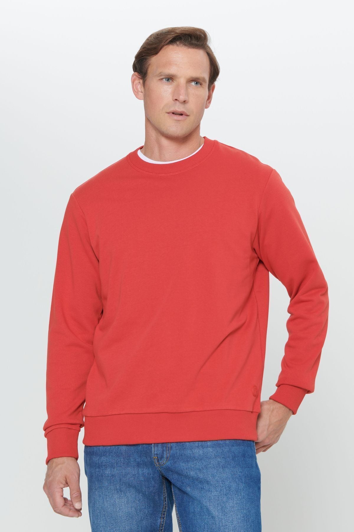 Men's Red Standard Fit Normal Cut Cycling Cotton Cotton Sweatshirt