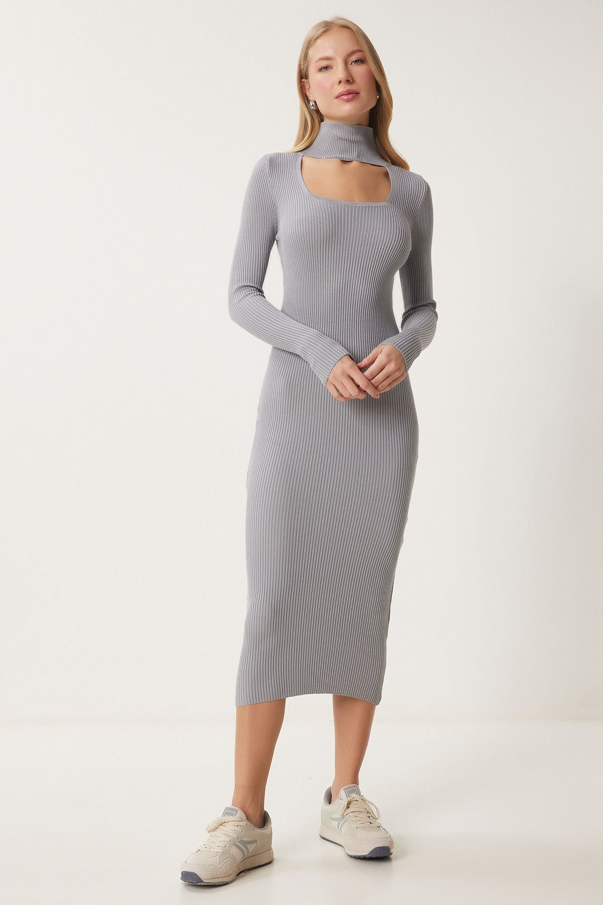 Woman Gray Cut Out detailed upright collar wick knitwear dress FN03388