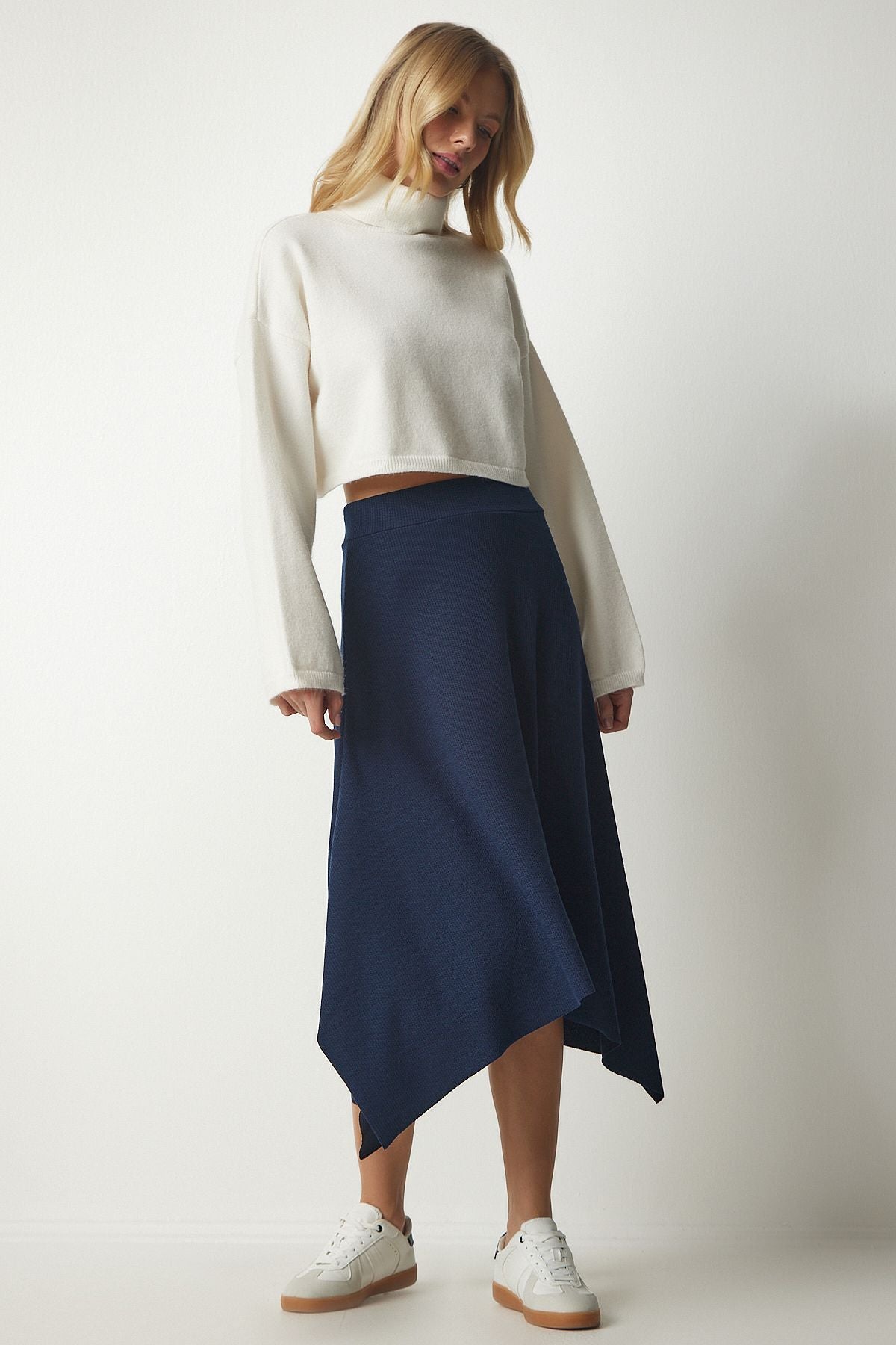 Woman Navy blue asymmetrical cut wick knitted skirt MC00227