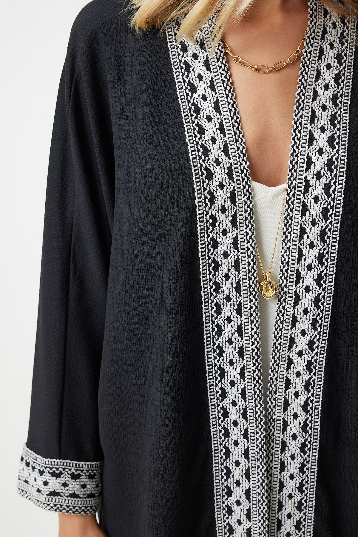 Women's Black Embroidery Krinkıl Kimono DD01101