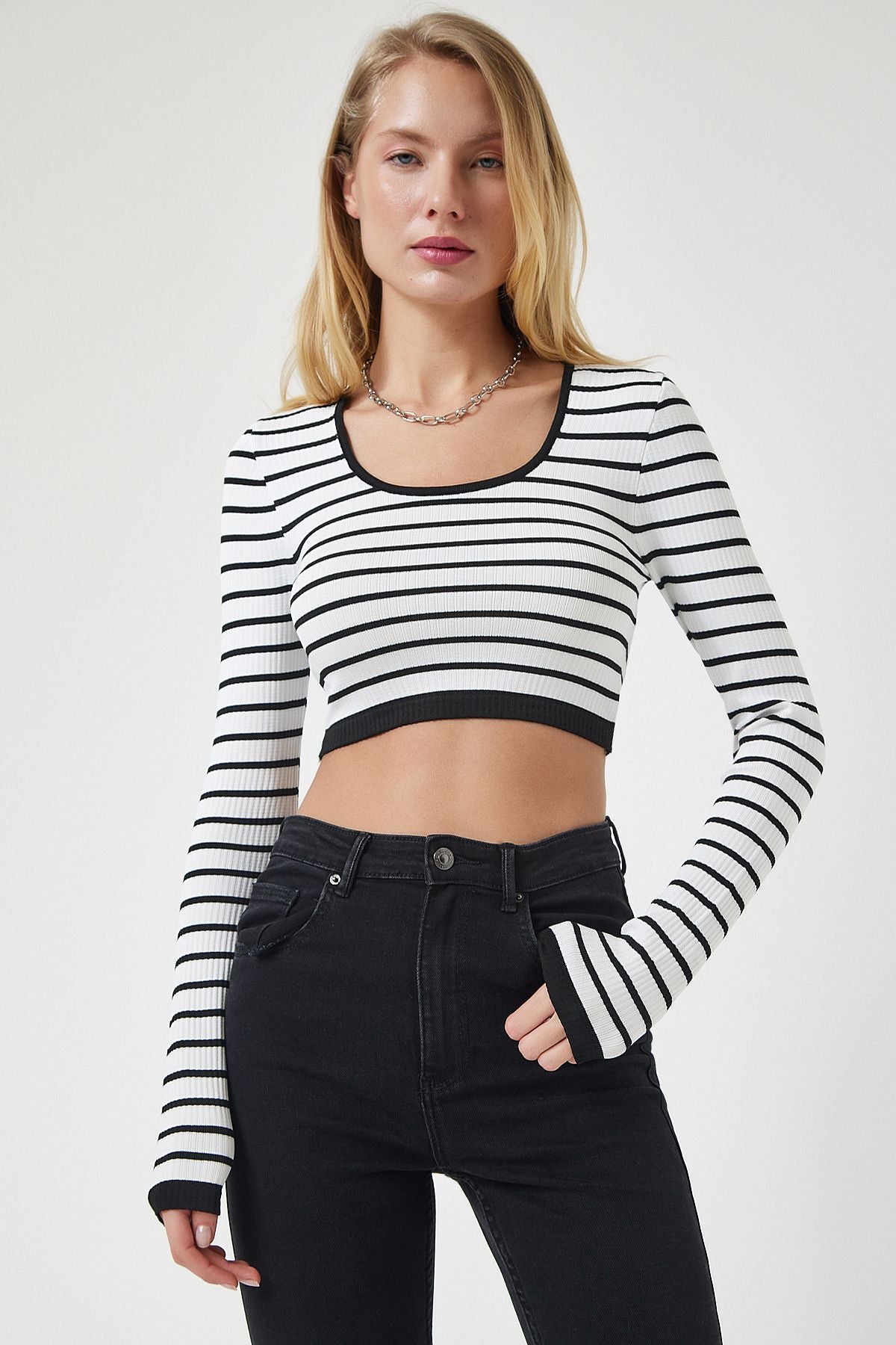 Woman White Striped Crop Triko Blouse PF00067