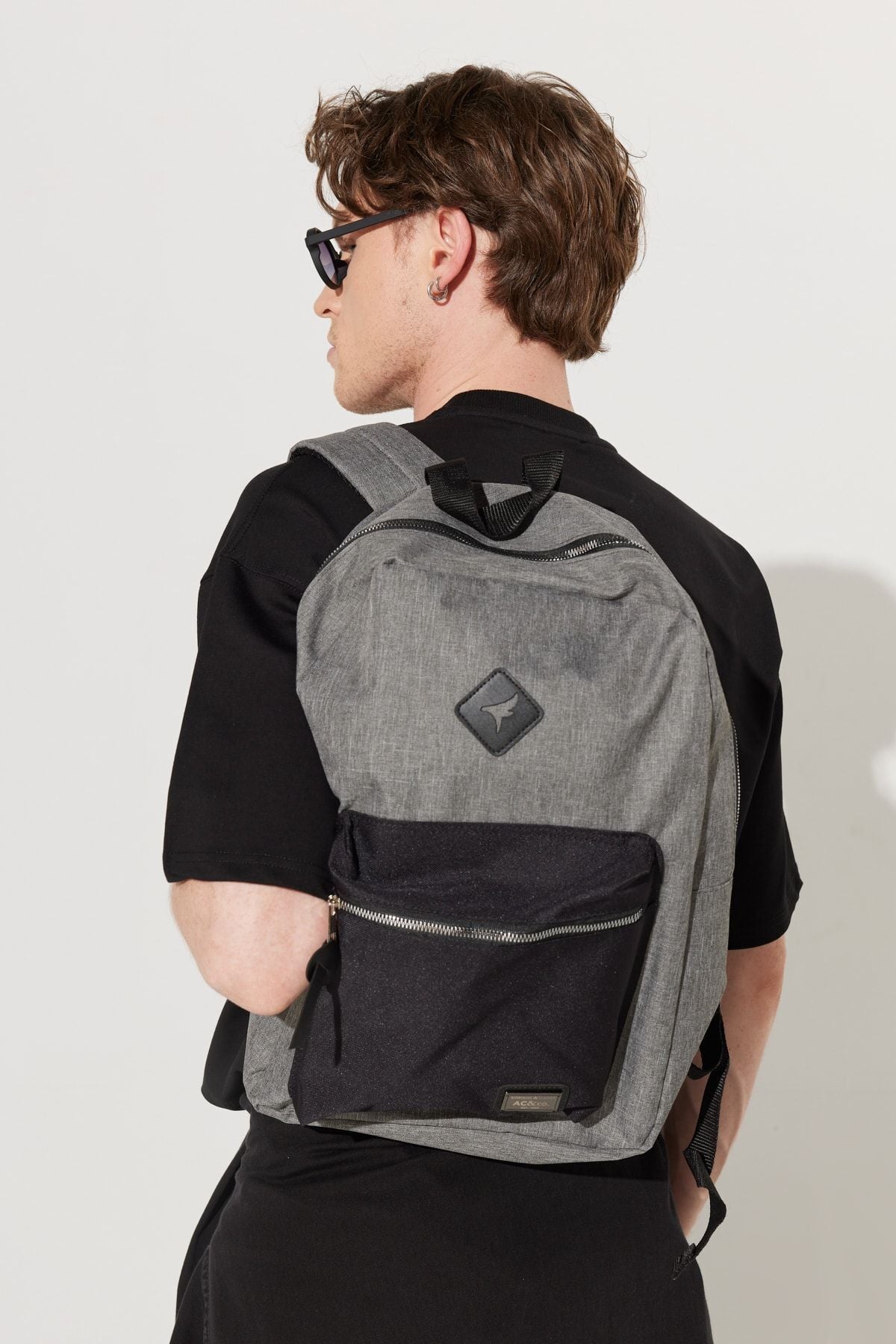 Men's gray-black logo laptop compartment sports school-sink bag