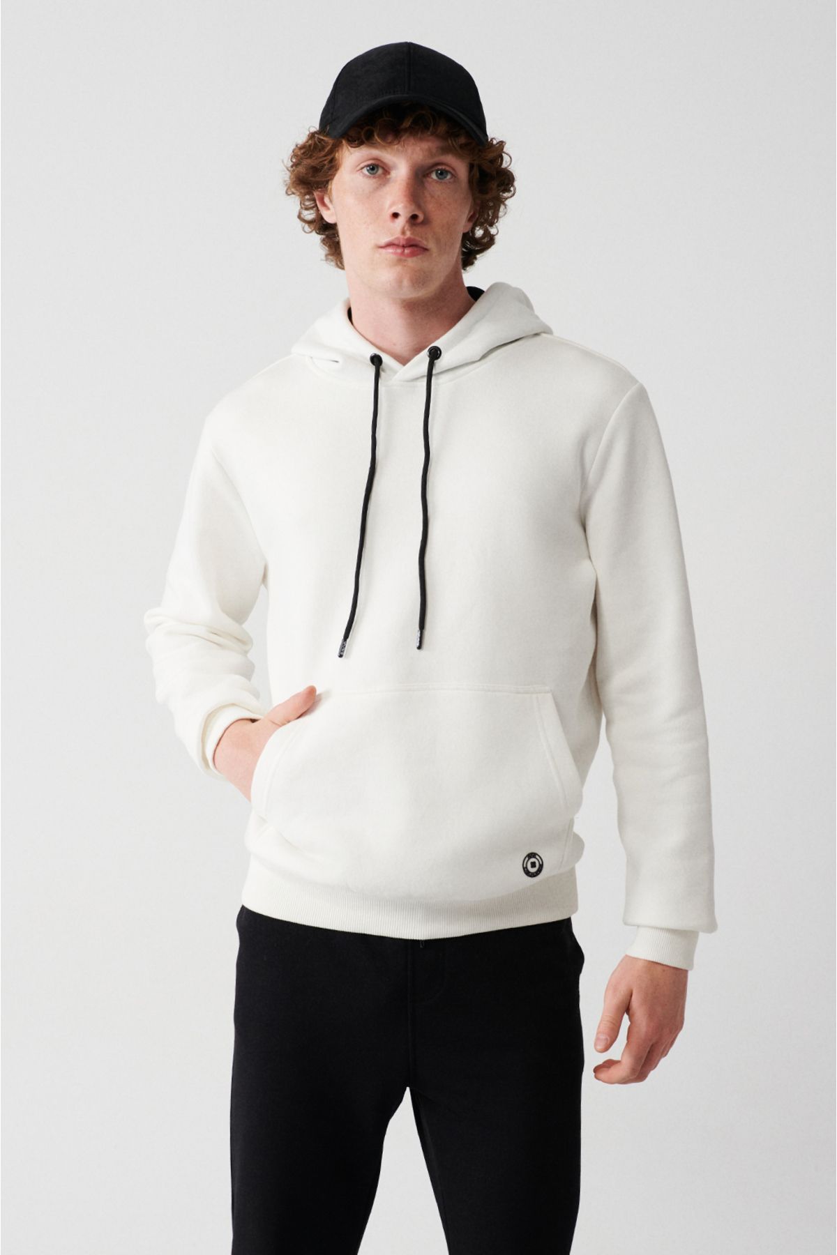 Men's white hooded 3 -squeezed cotton sweatshirt E001018