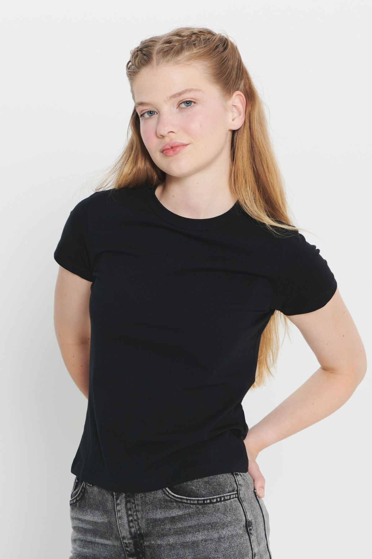 Female black slim fit narrow cut cotton flexible bike collar t -shirt