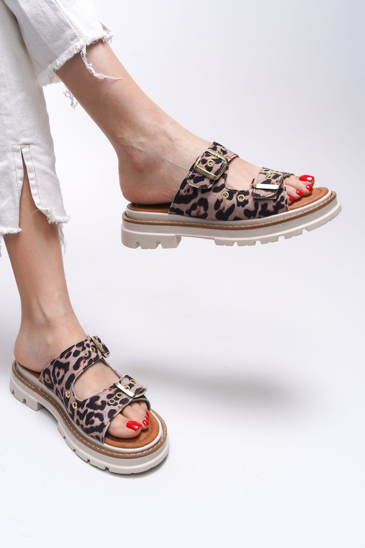 Tamrithe Woman Slippers 0012100 Leopar Beige