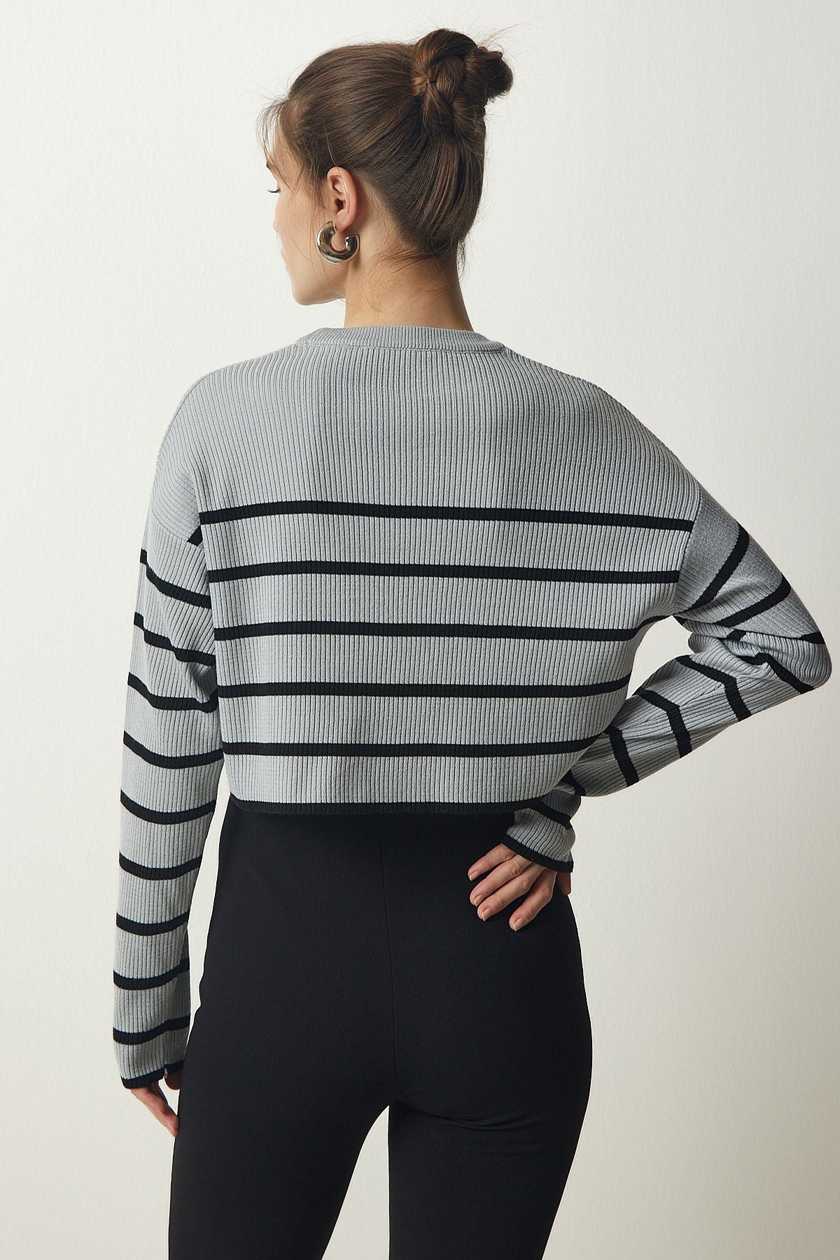 Women's Gray Wick Striped Crop Knitwear sweater PF00048
