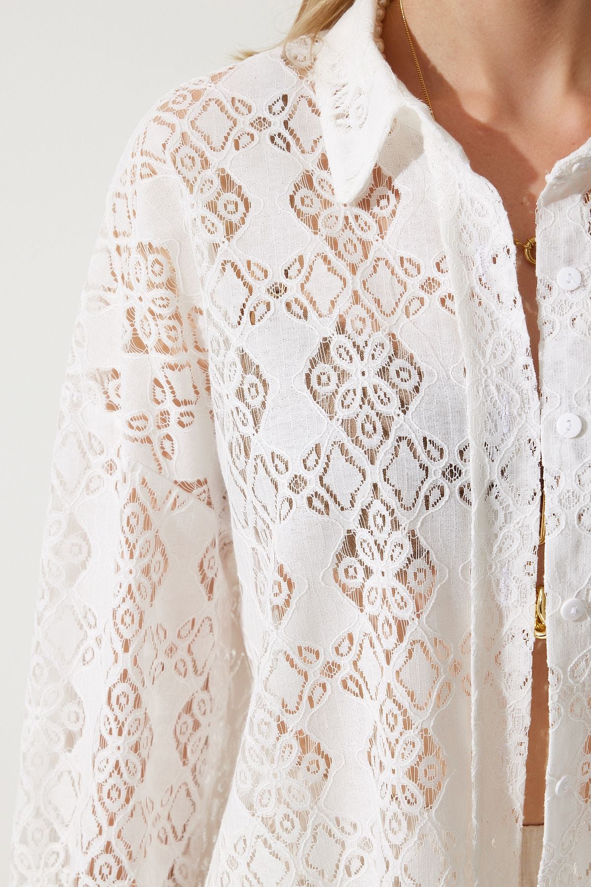 Woman White Premium Oversize Lace Shirt SV00011