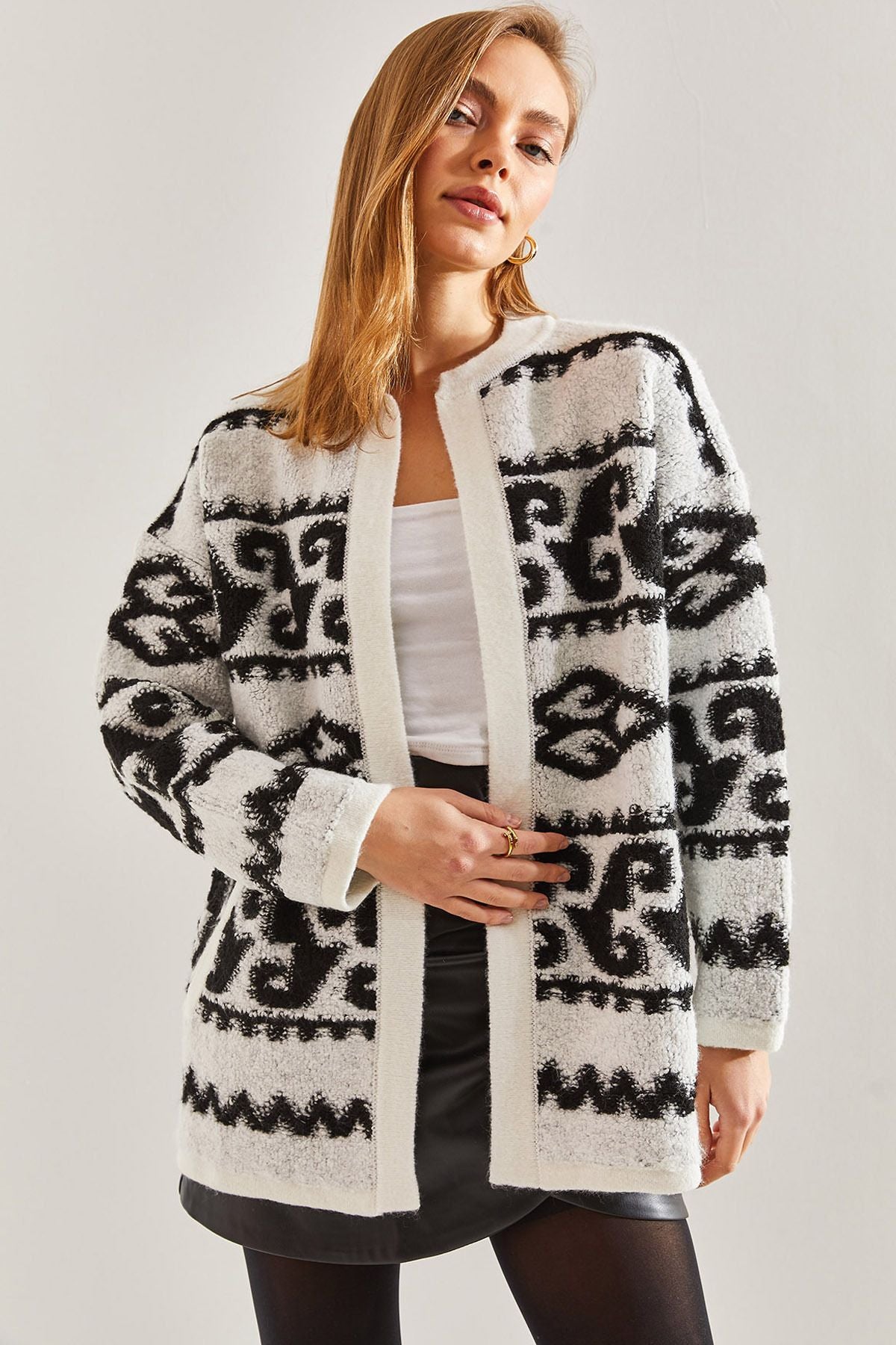 Woman patterned knitwear cardigan