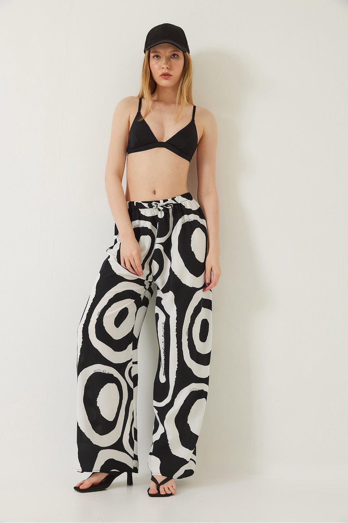 Female -linked patterned viscose pants 60261358