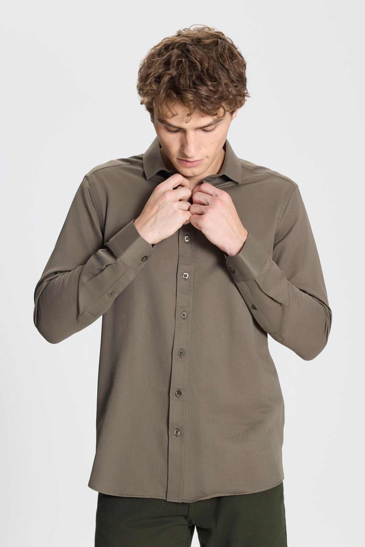 Men's Khaki Easy ironing Slim Fit Narrow Cutting Italian collar Achaequal Shirt