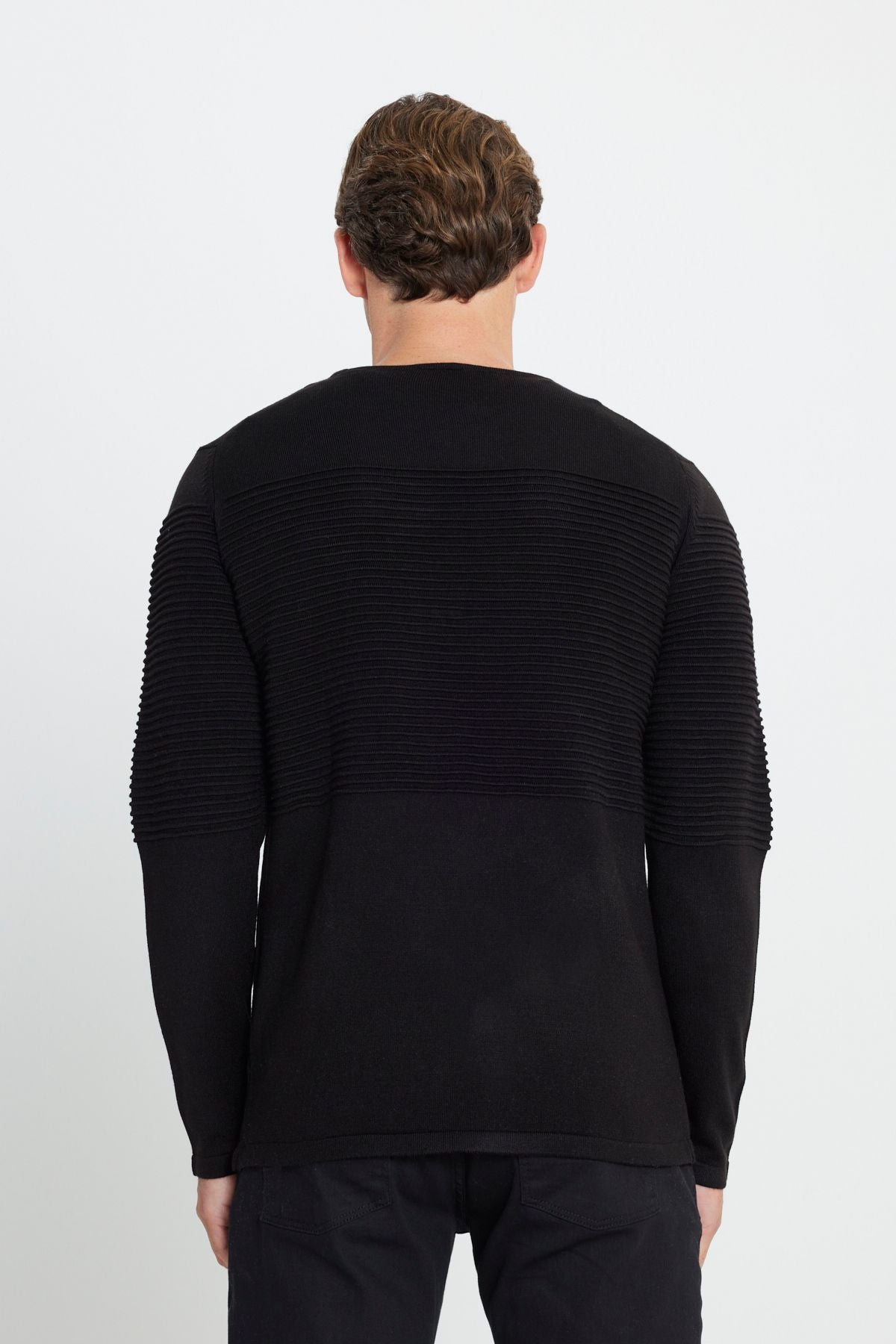 Men's black anti-pilling featured standard fit bicycle collar textured knitwear sweater