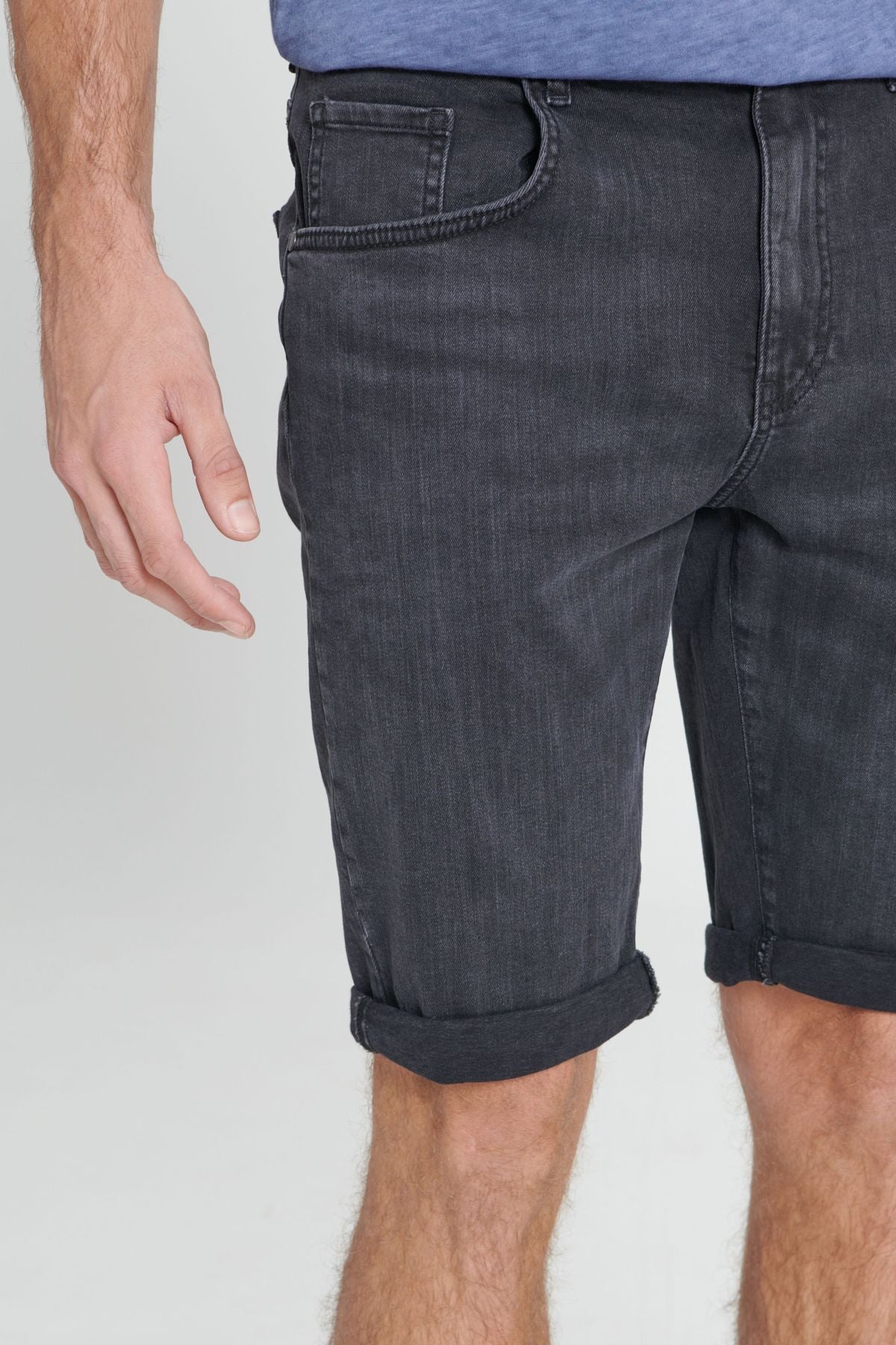 Men's anthracite slim fit narrow cut cotton flexible 5 pocket denim shorts