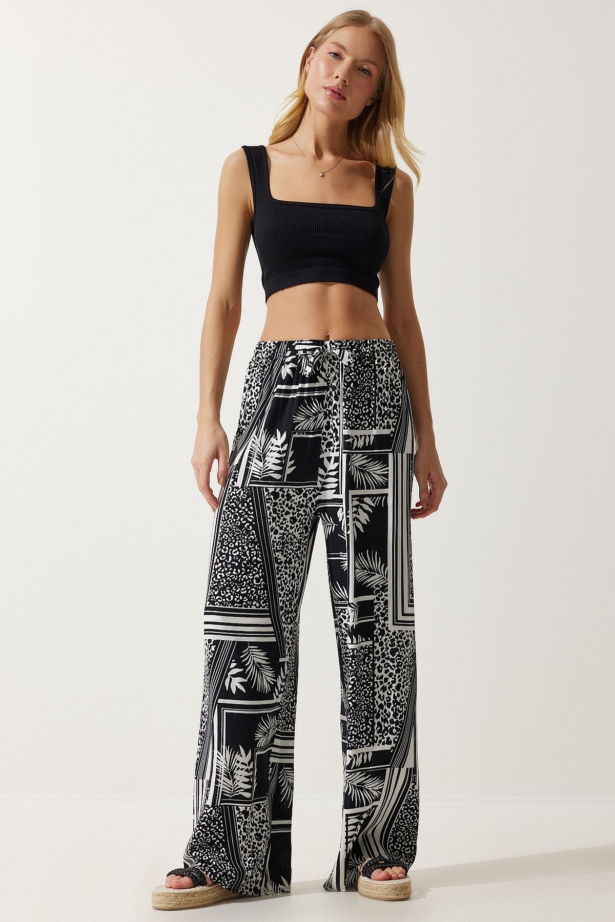 Female Black and White Patterned Viscose Palazzo Pants EN00606