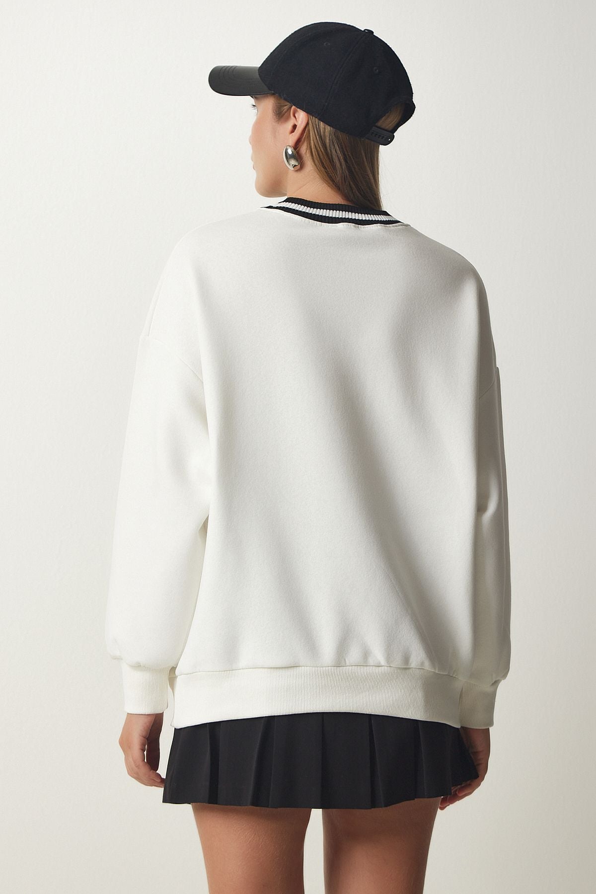 Woman White Embroidered Reddon Sweatshirt HF00447