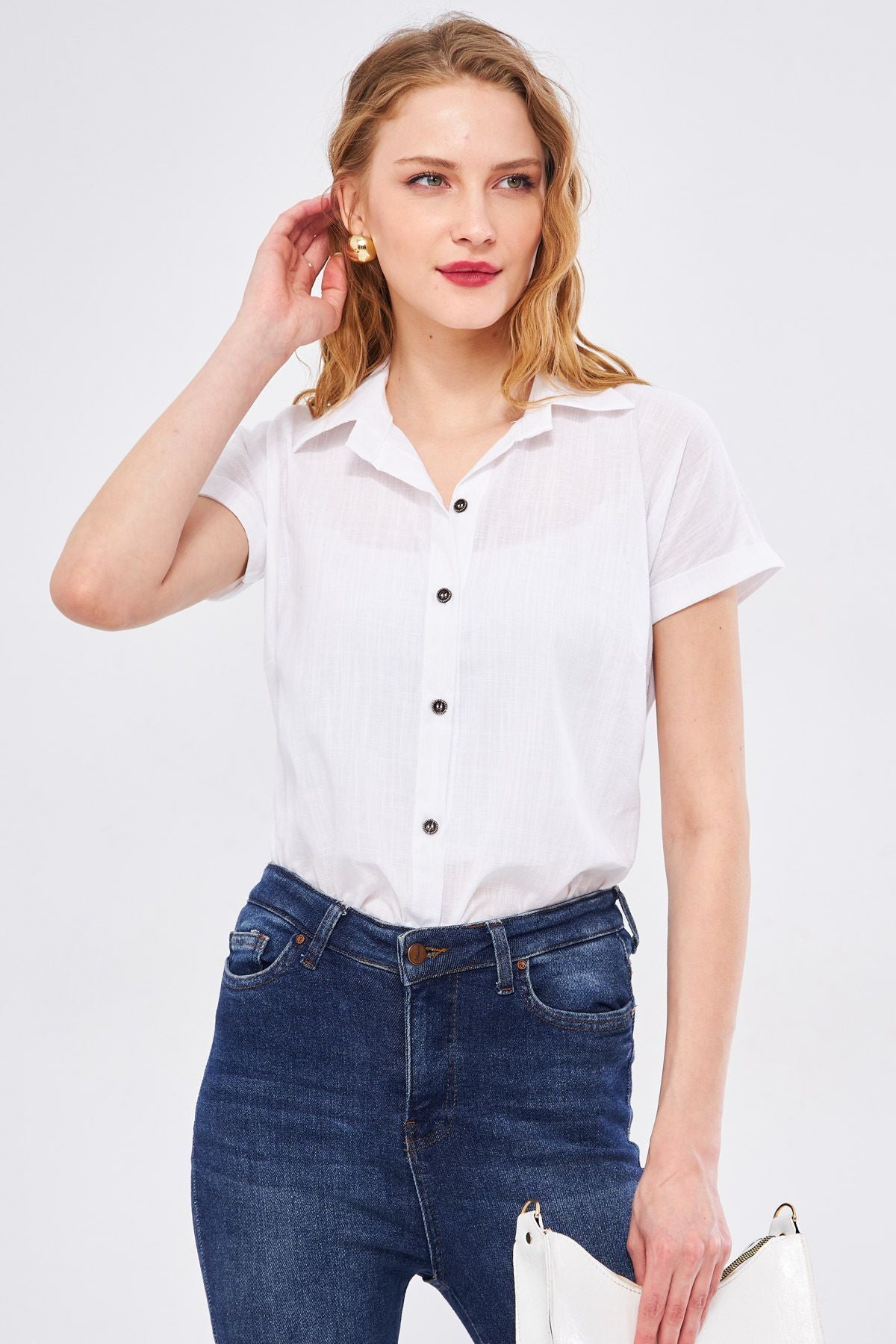 Woman White Short Sleeve Linen Shirt ARM-24Y001038