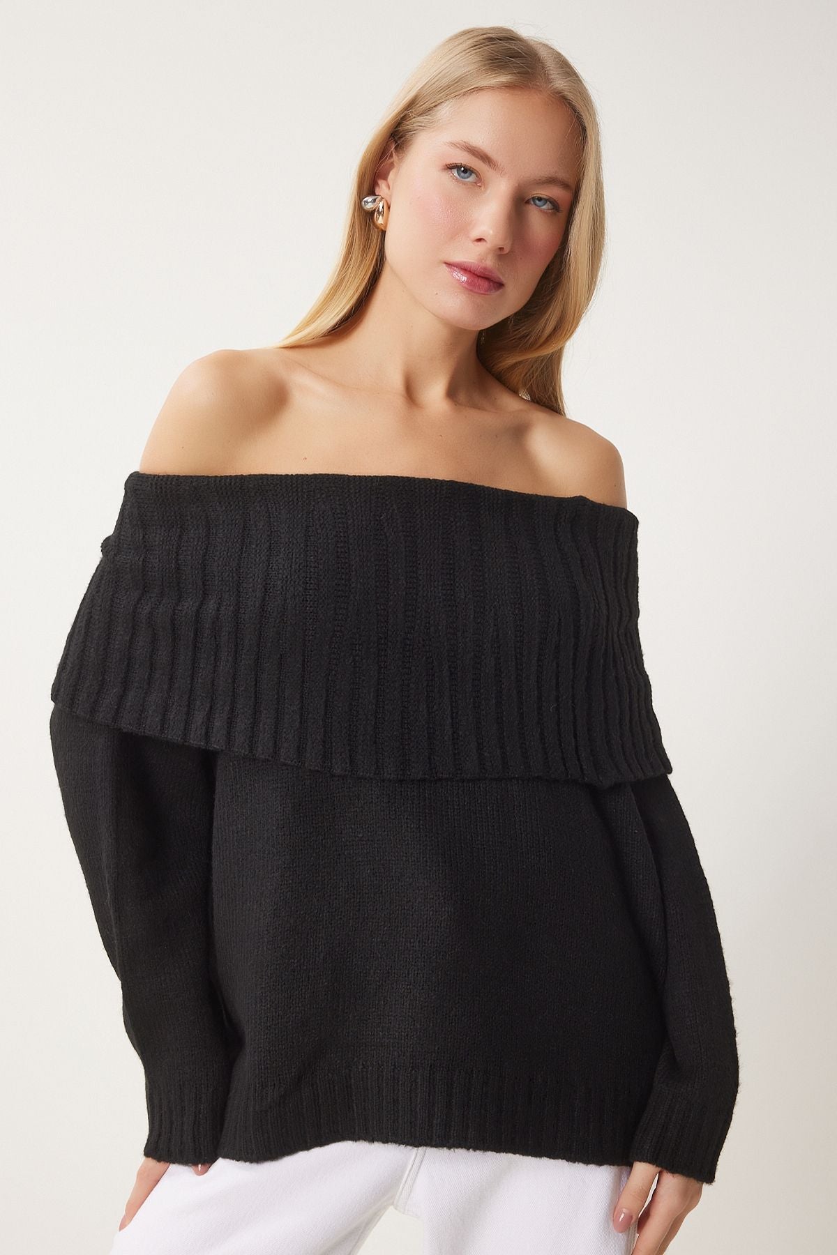 Female black madonna collar knitwear sweater MT00156