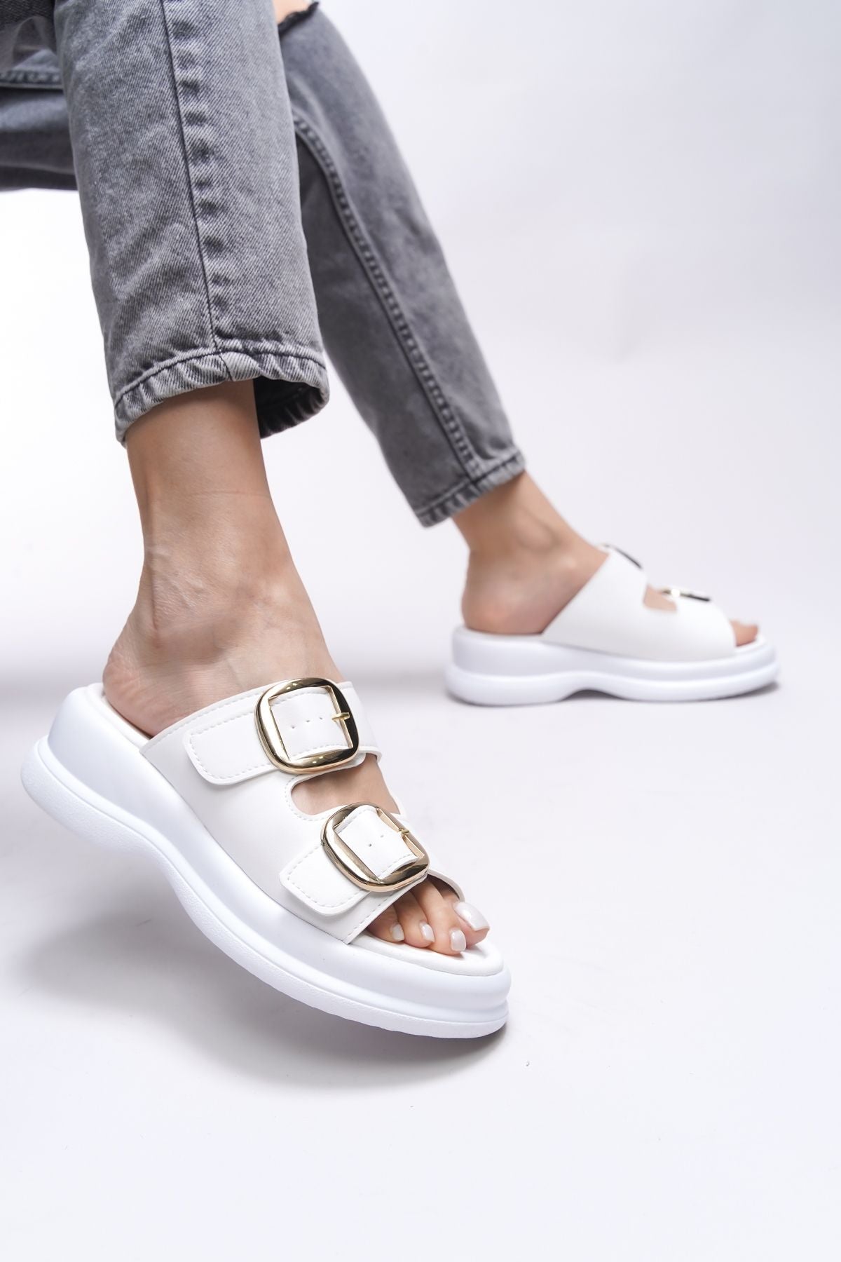Tarveidei Woman Slippers 00121020 White