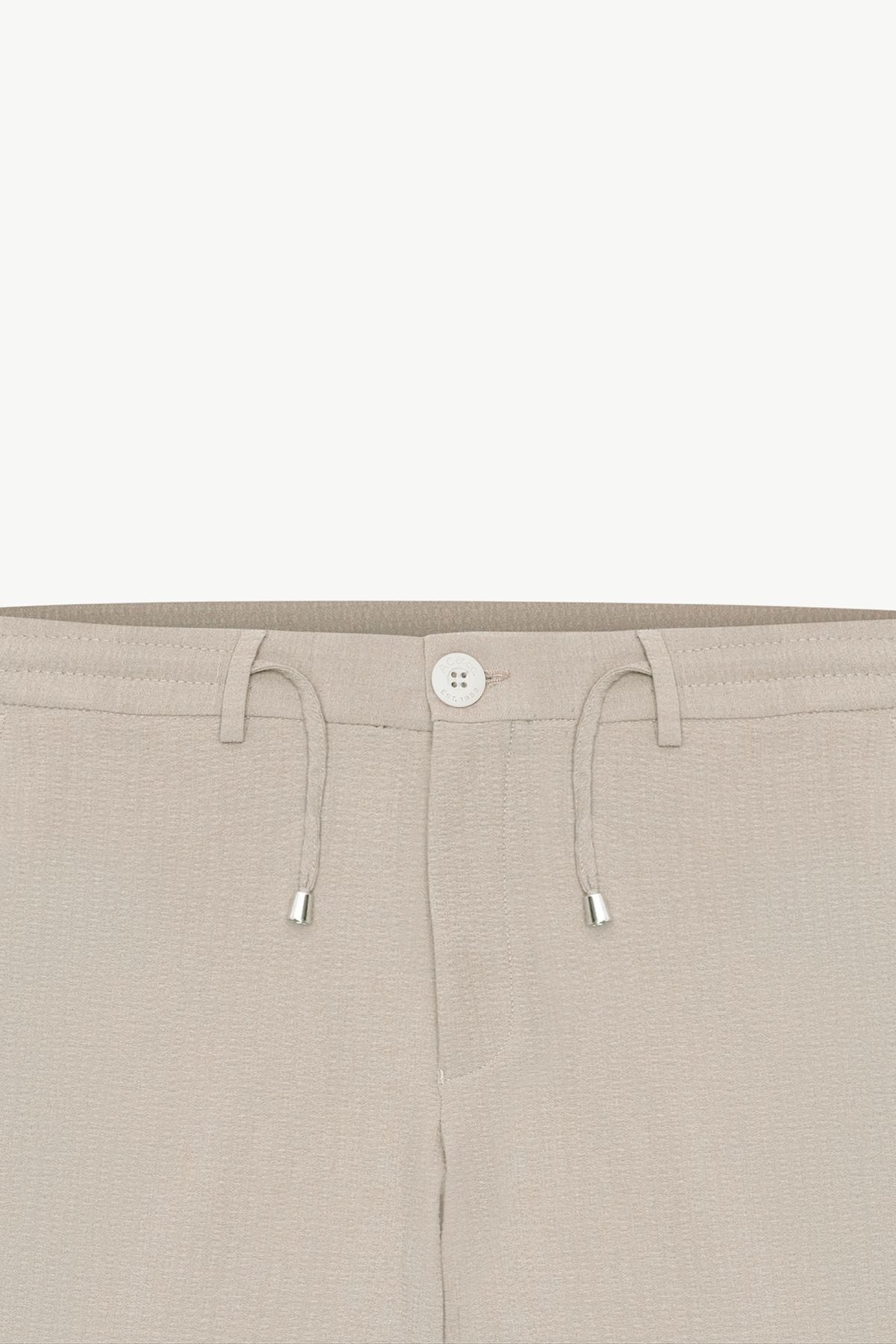 Men's Beige Slim Fit Narrow Cutting Waist Tied Side Pocket Wafer Patterned Pants