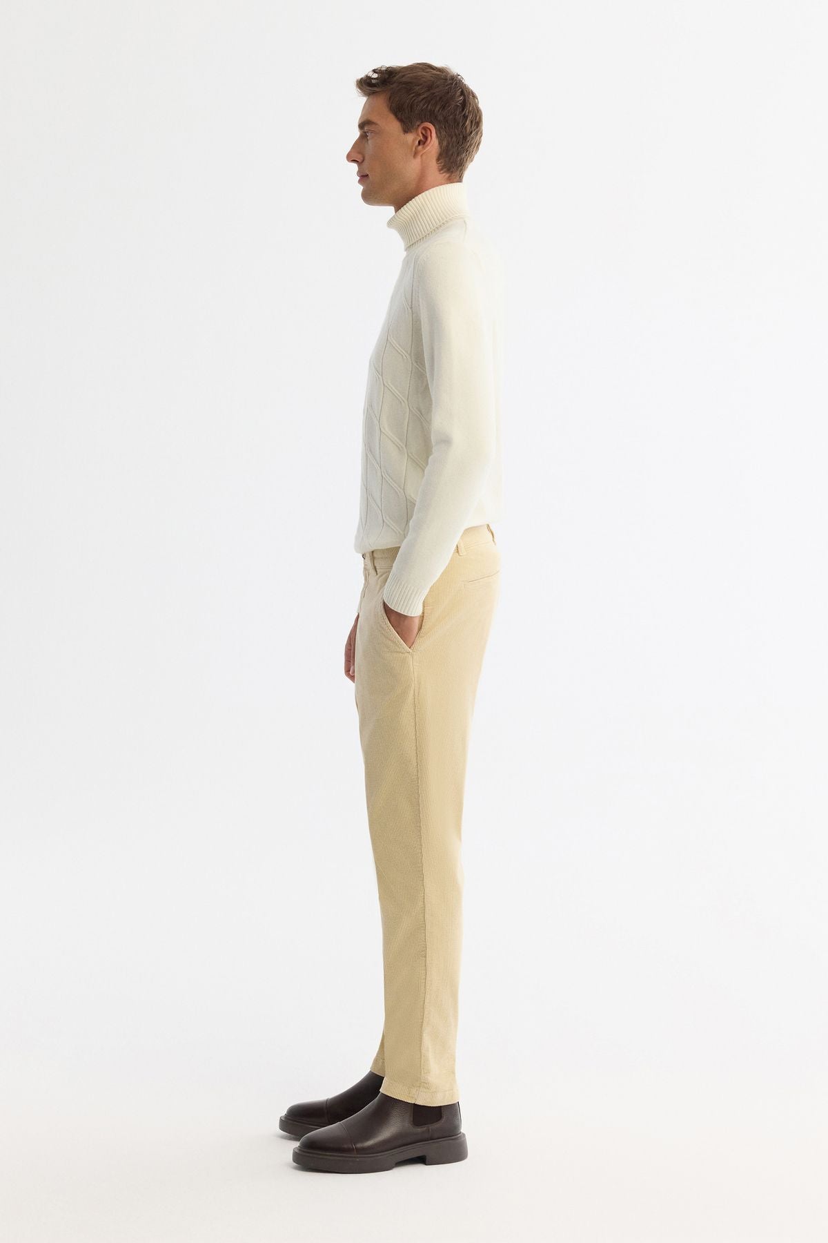 Men's Beige Classic Waist Thick Wick Velvet Chino Pants A42y3017