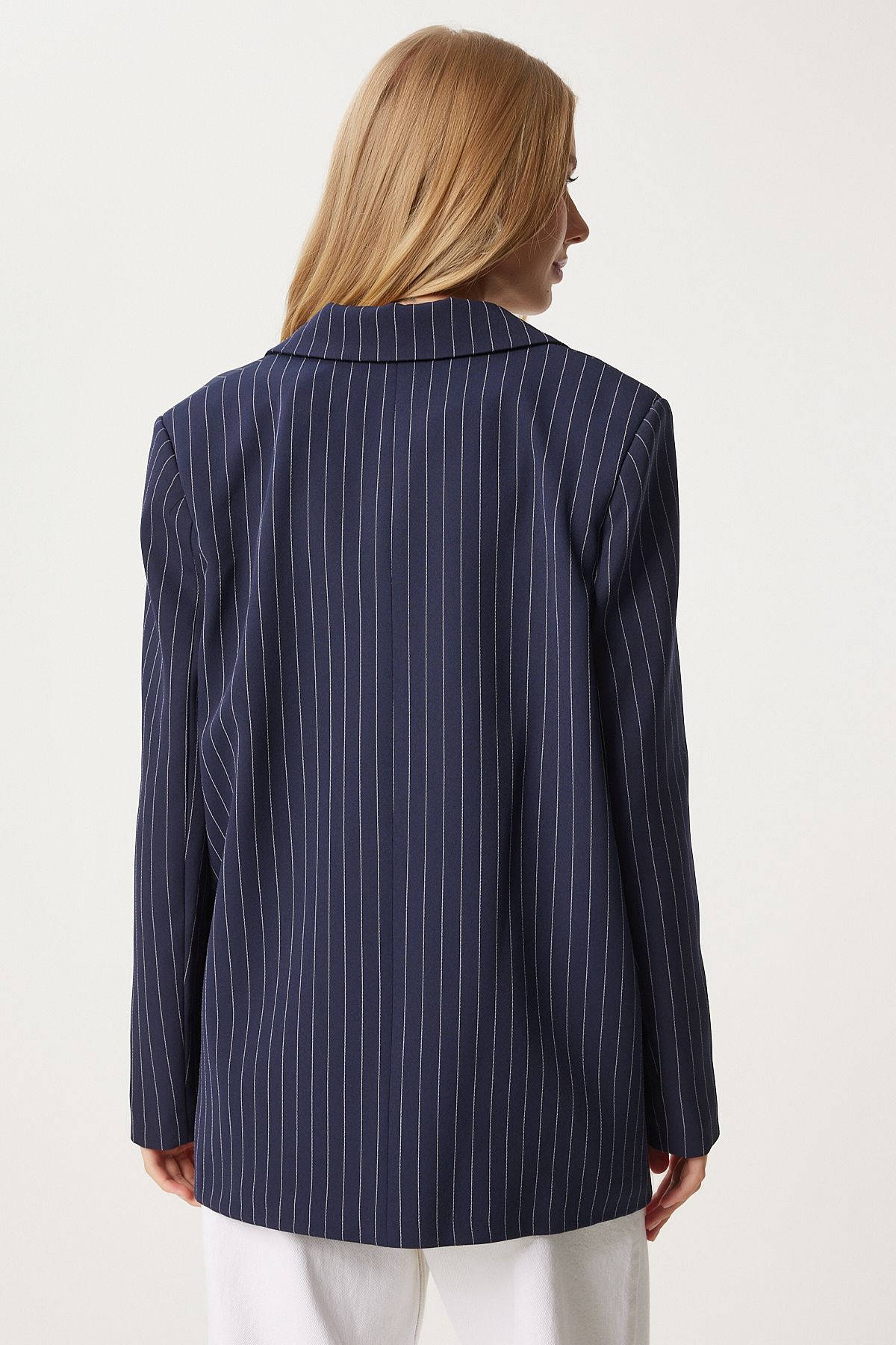 Woman Navy blue fine striped oversize cruve jacket to00152