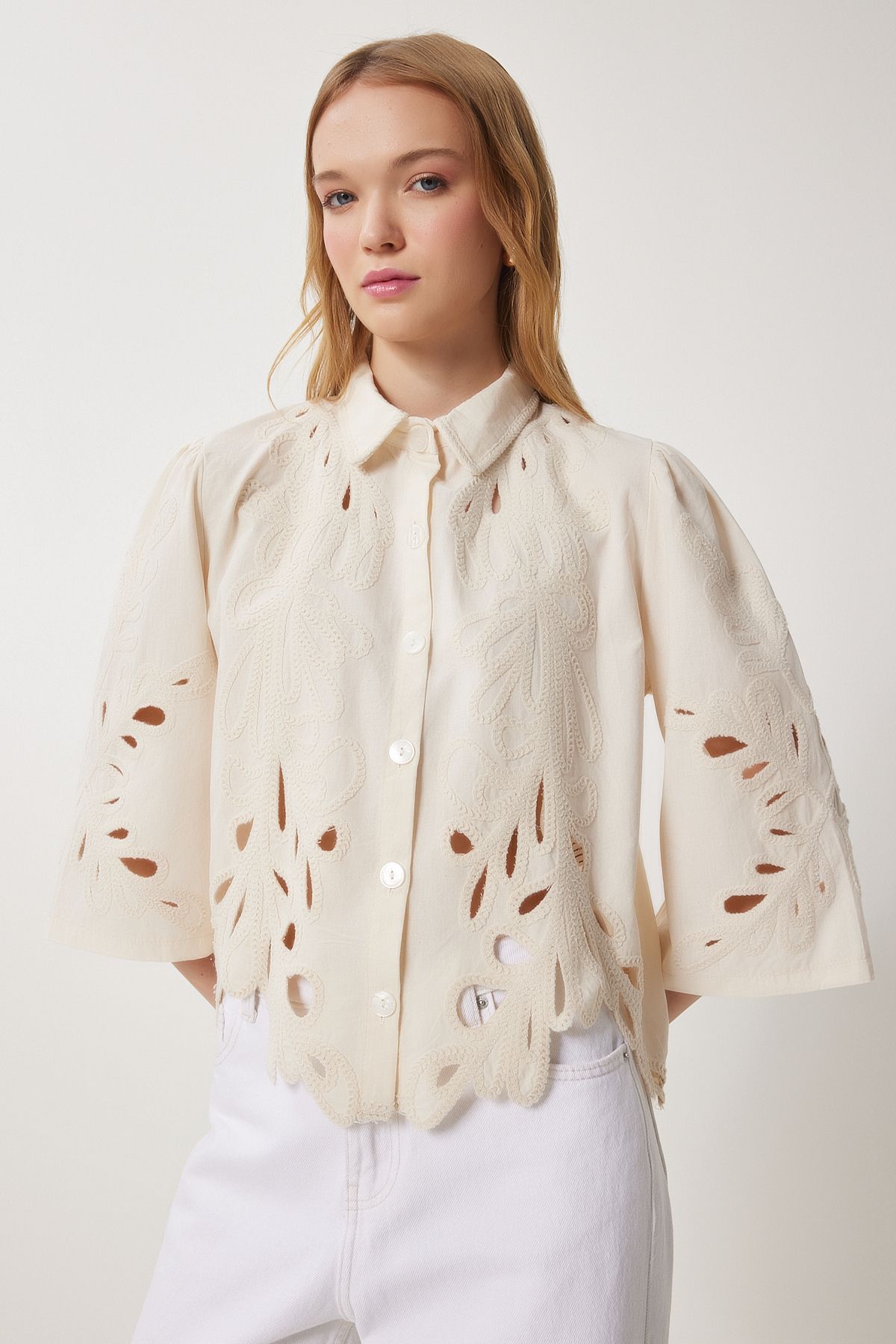 Women's Cream Out -Outluded Lace Embroidered Crop Poplin Shirt QS00010