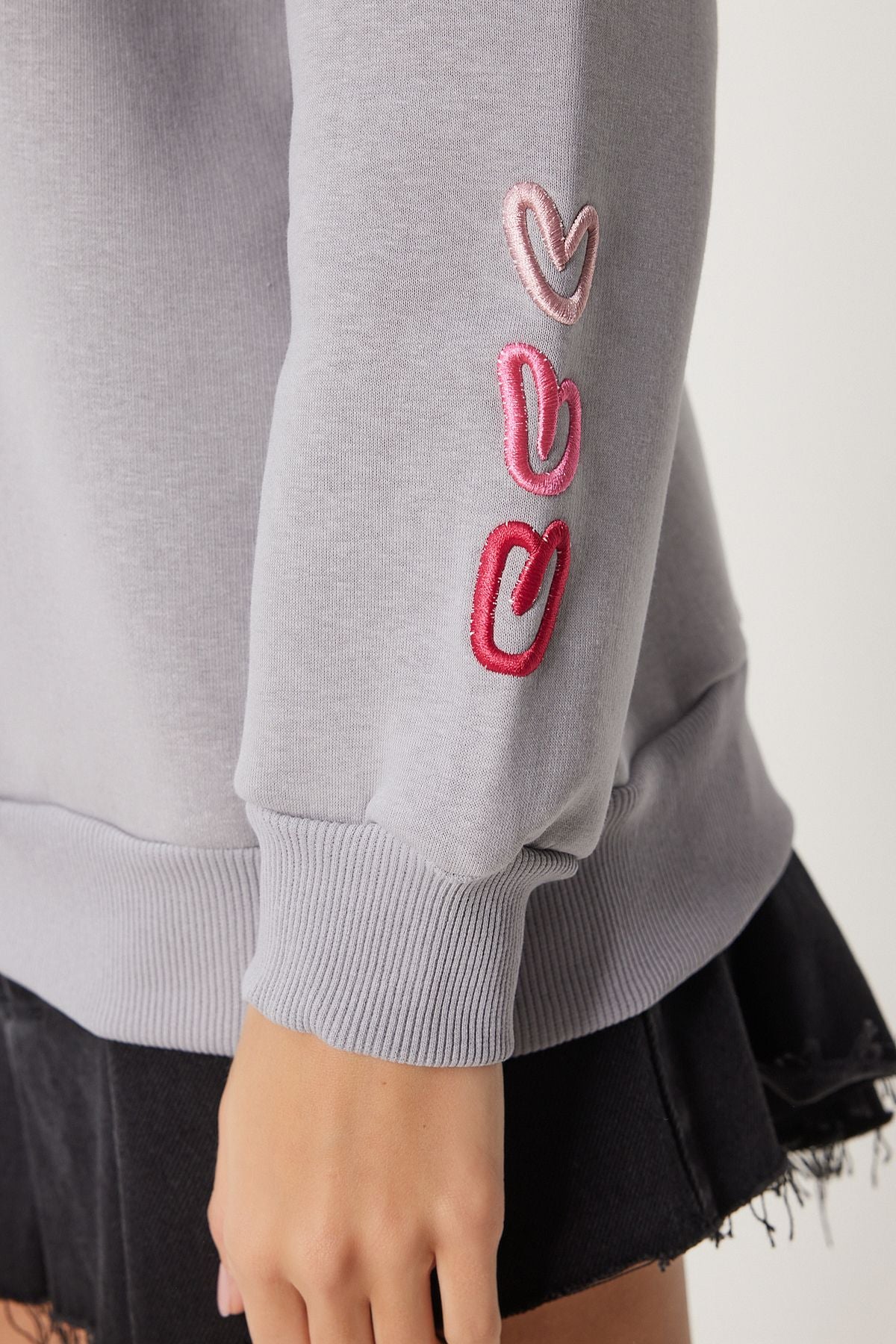 Women's Gray Heart Embroidery Sweatshirt OW00004