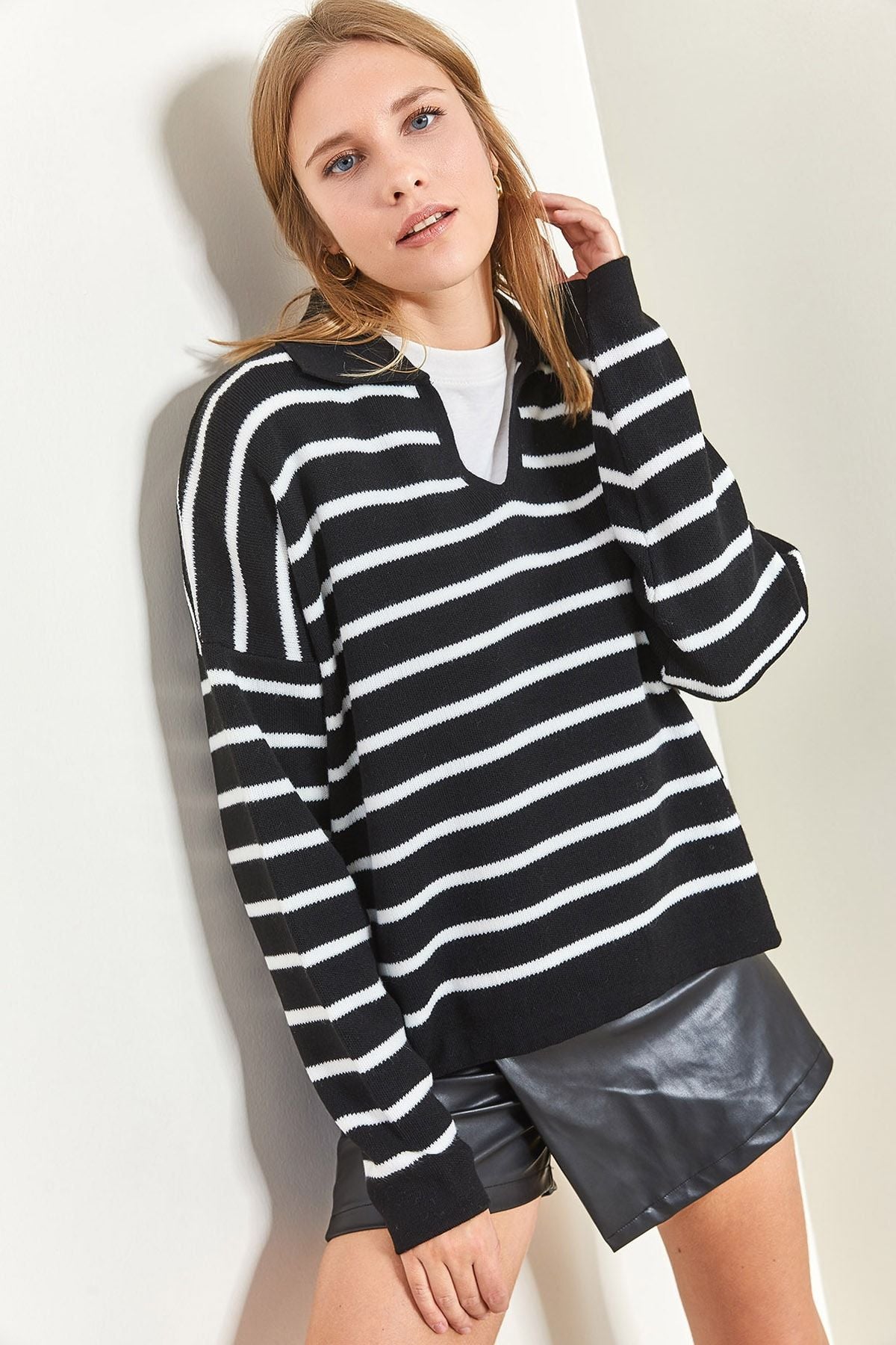 Female black striped Polo Yaka Oversize knitwear sweater