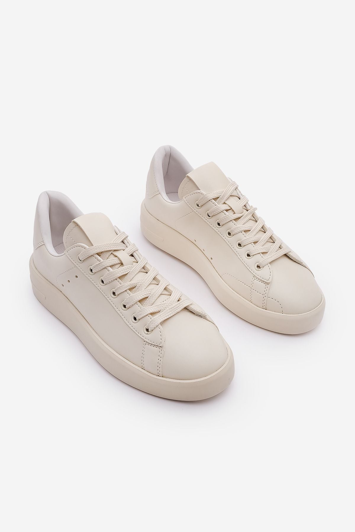 Women Sneaker thick sole laged laced sneakers dopre ecru