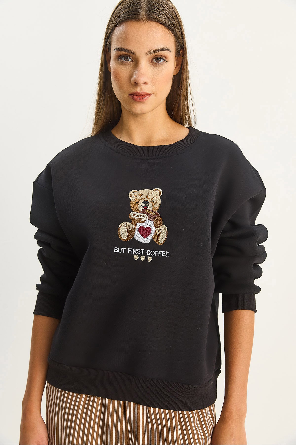 Women's Teddy Embroidery Detailed Three Thread Raised Sweatshirt 60601044