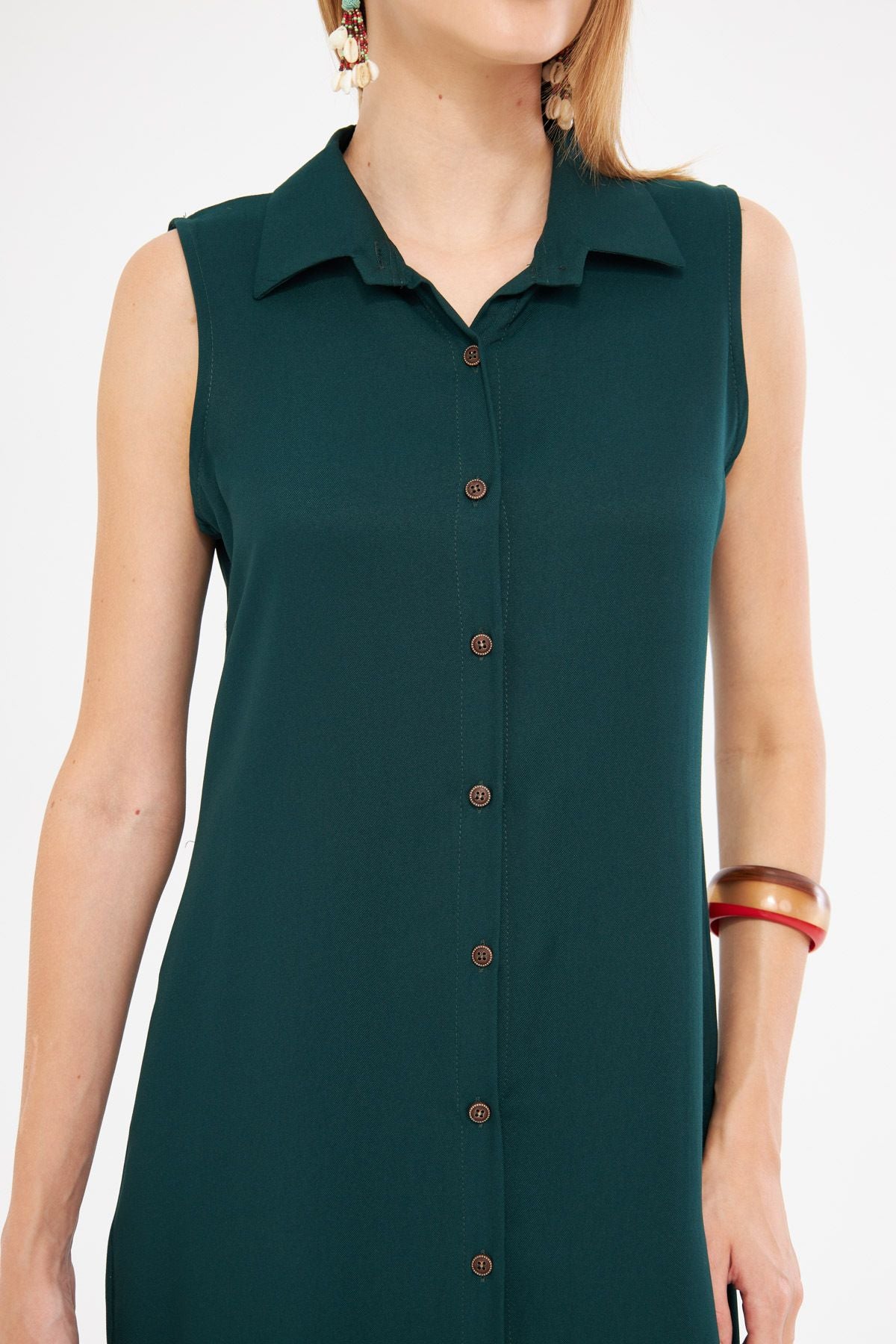 Female emerald collar buttoned dress ARM-17Y00028