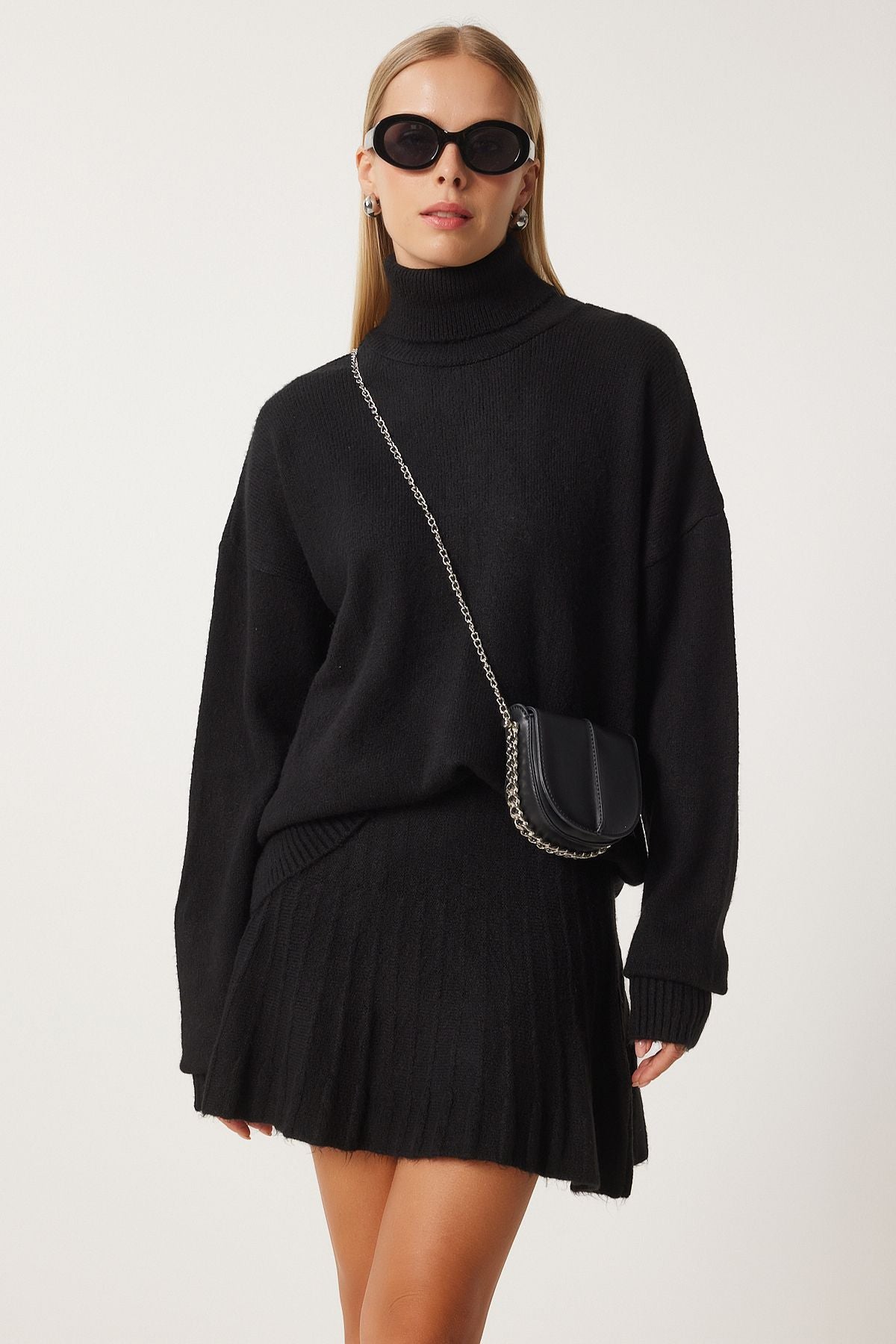 Female Black Fisherman Neck Knitwear Skin Skirt Set DD01343
