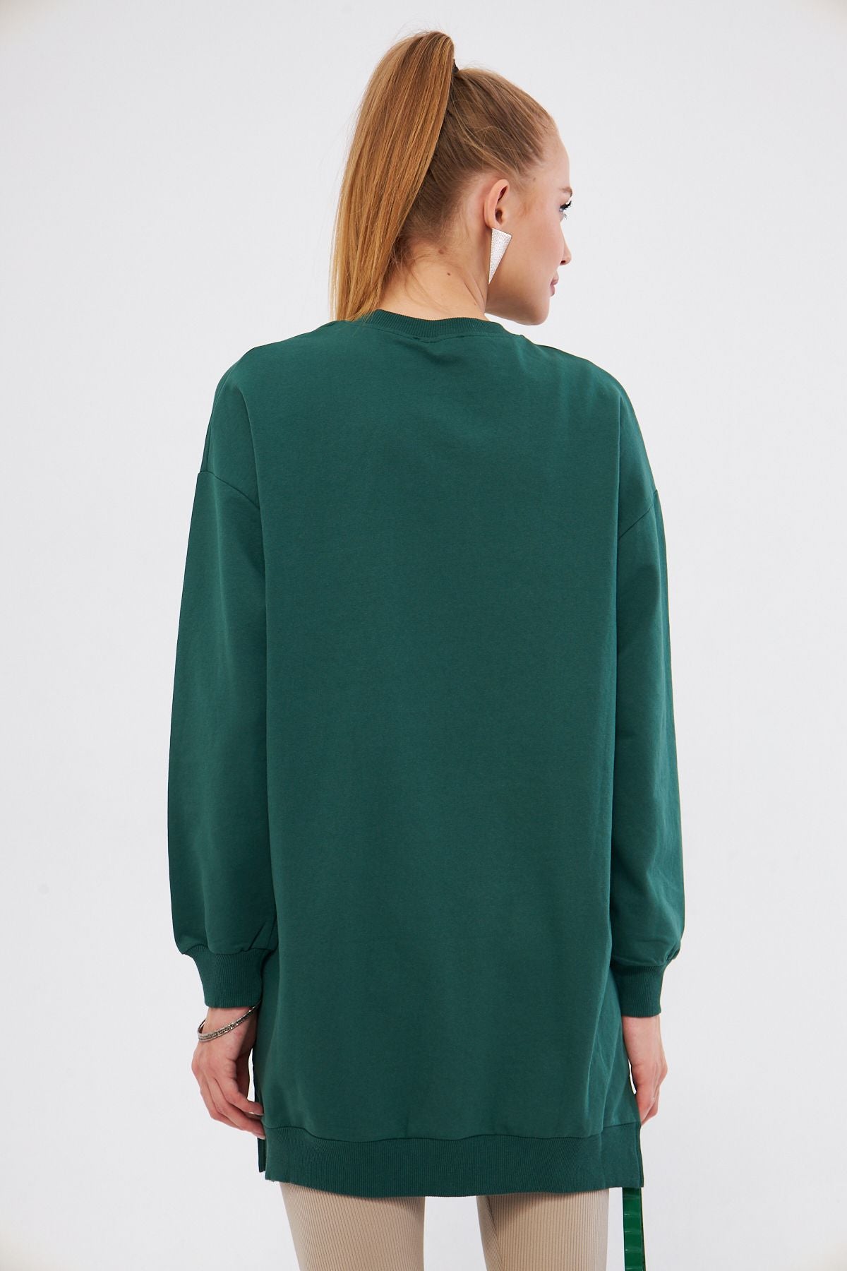 Woman Dark Green Bike in front of the collar written Tunic Sweatshirt ARM-25K001029
