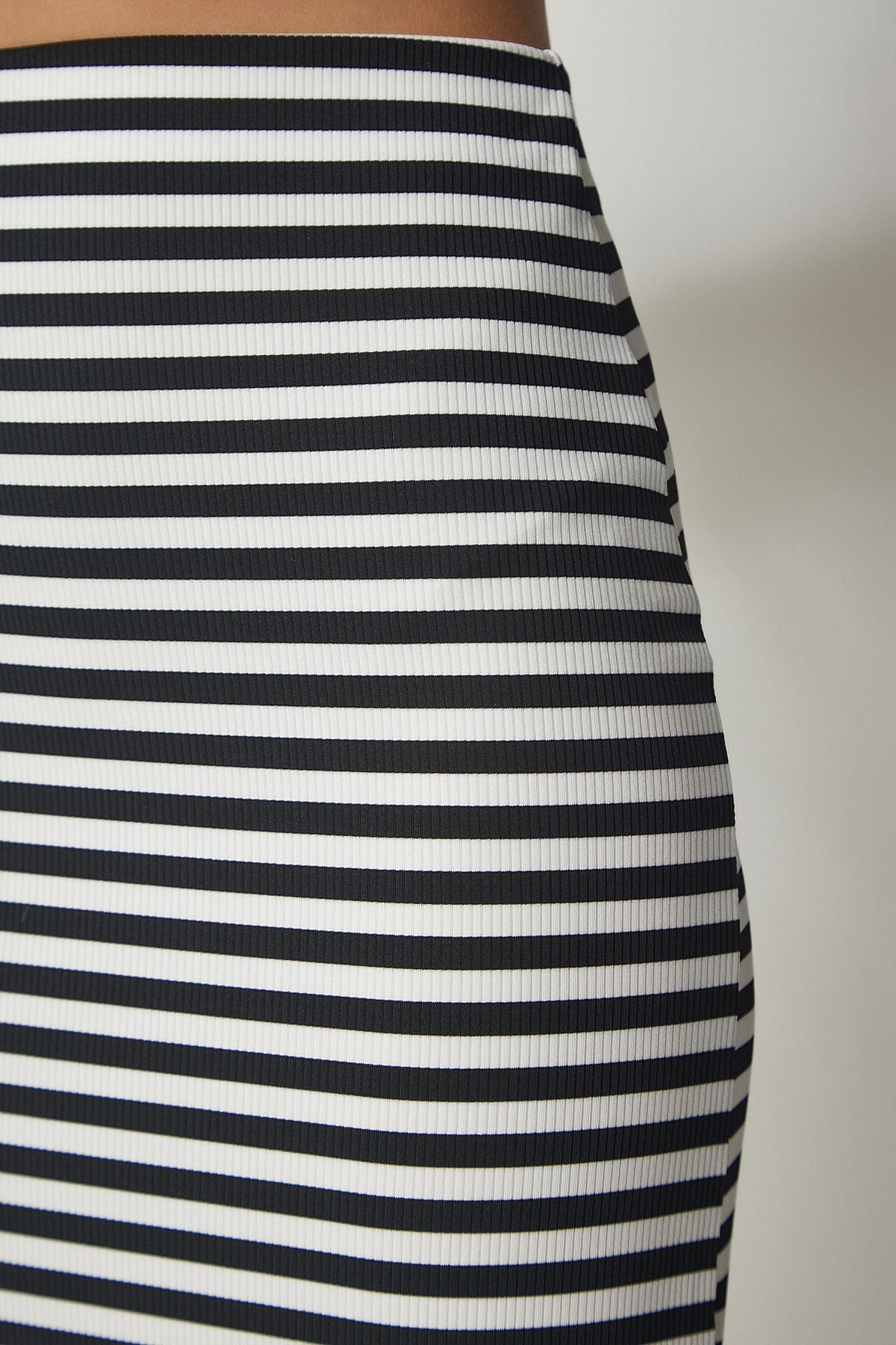 Female Black and White Striped Kashkorse Crop Skirt Set MC00228