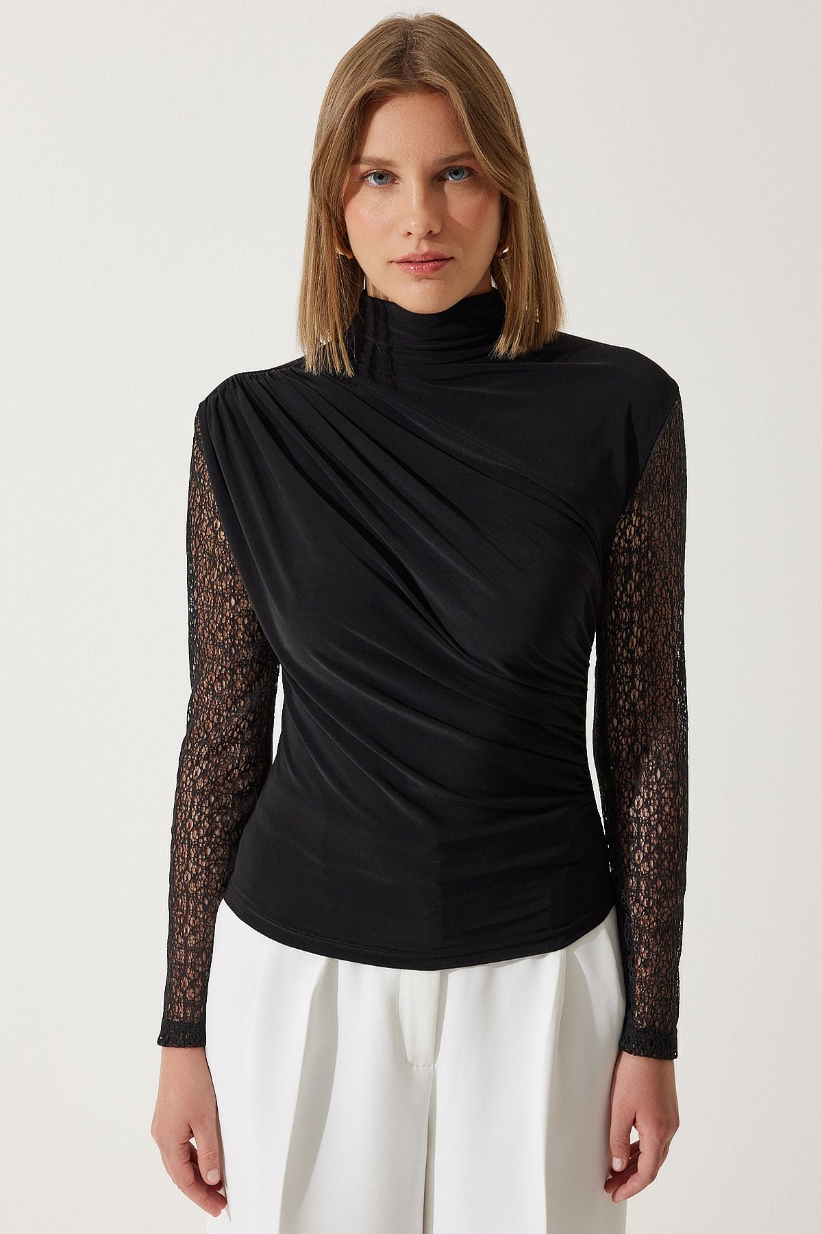 Female black lace sleeve shirred knitted blouse FF00162