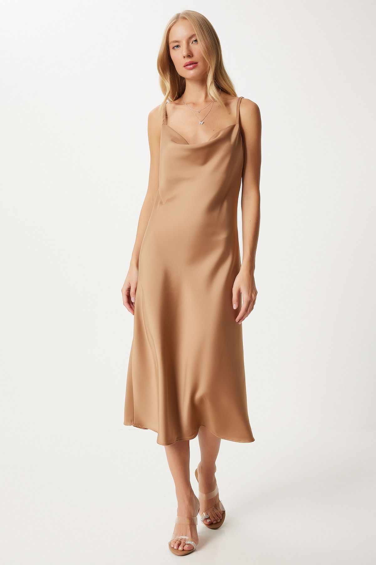 WOMEN CAMEL DEGAJE YAKA SATIN SURFACE DRESS FN03300