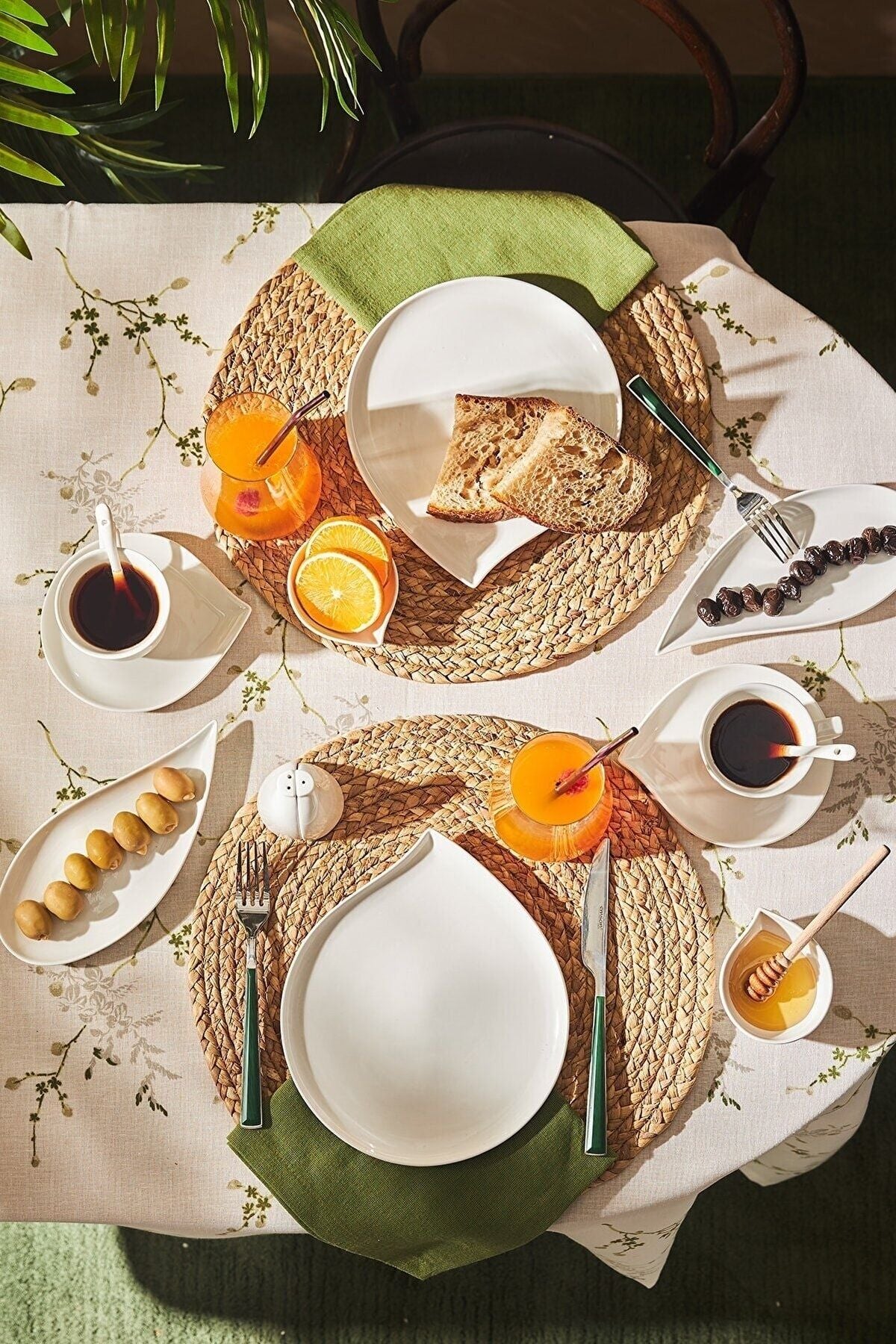 Bianca Leaf 32 Piece 6 Person Breakfast/Service Set