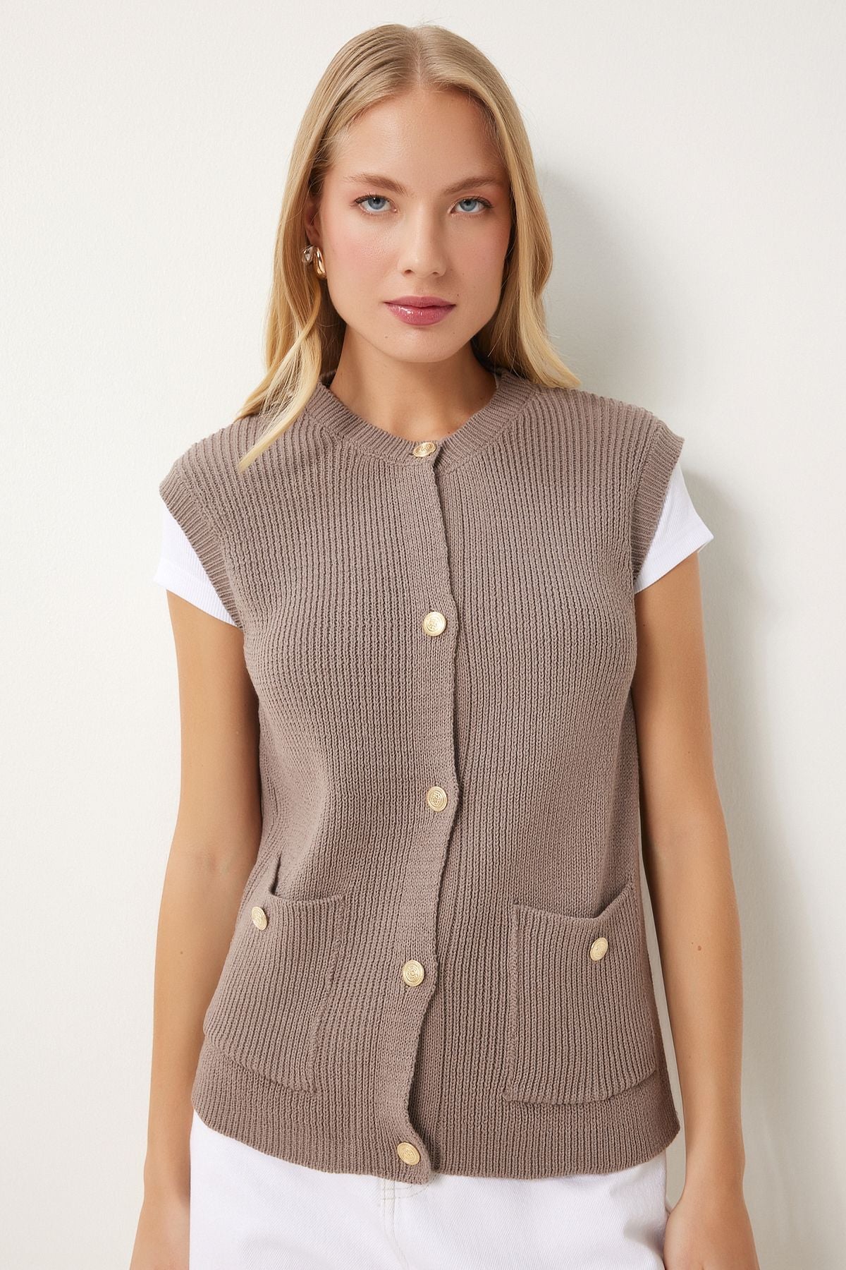 Female mink with stylish buttoned pocket knitwear vest US00948