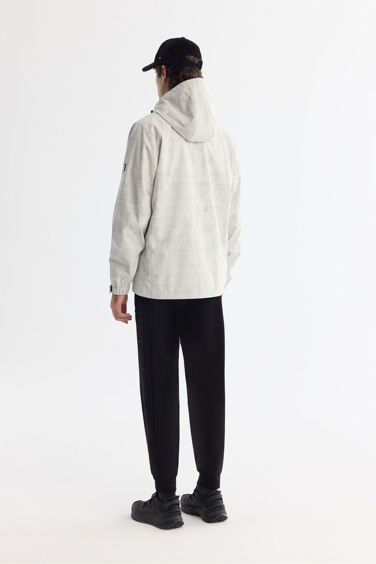 Men's white hooded windproofing Mont A42y6152