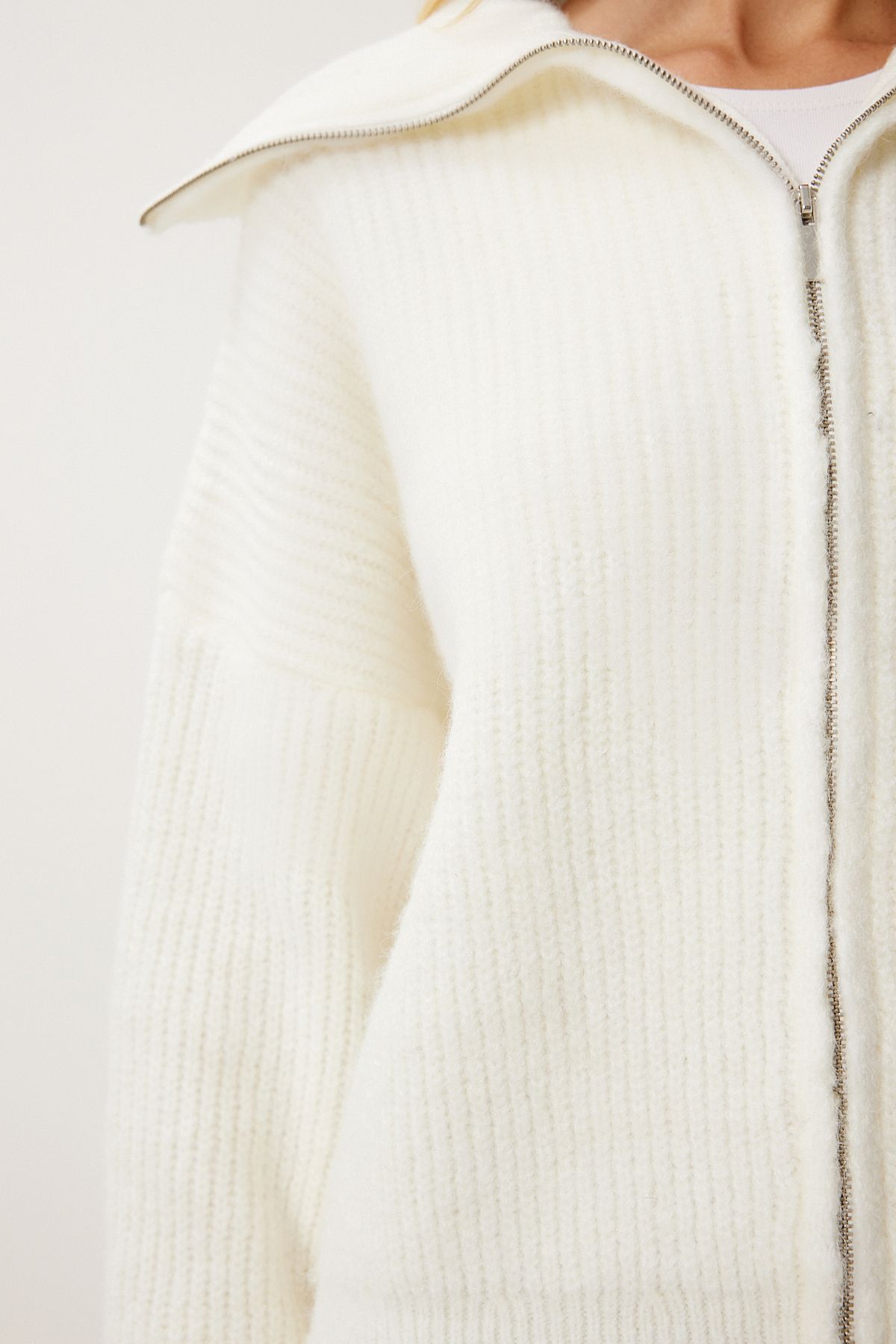 Female Ecru Zippered Neck Triko Cardigan MX00173