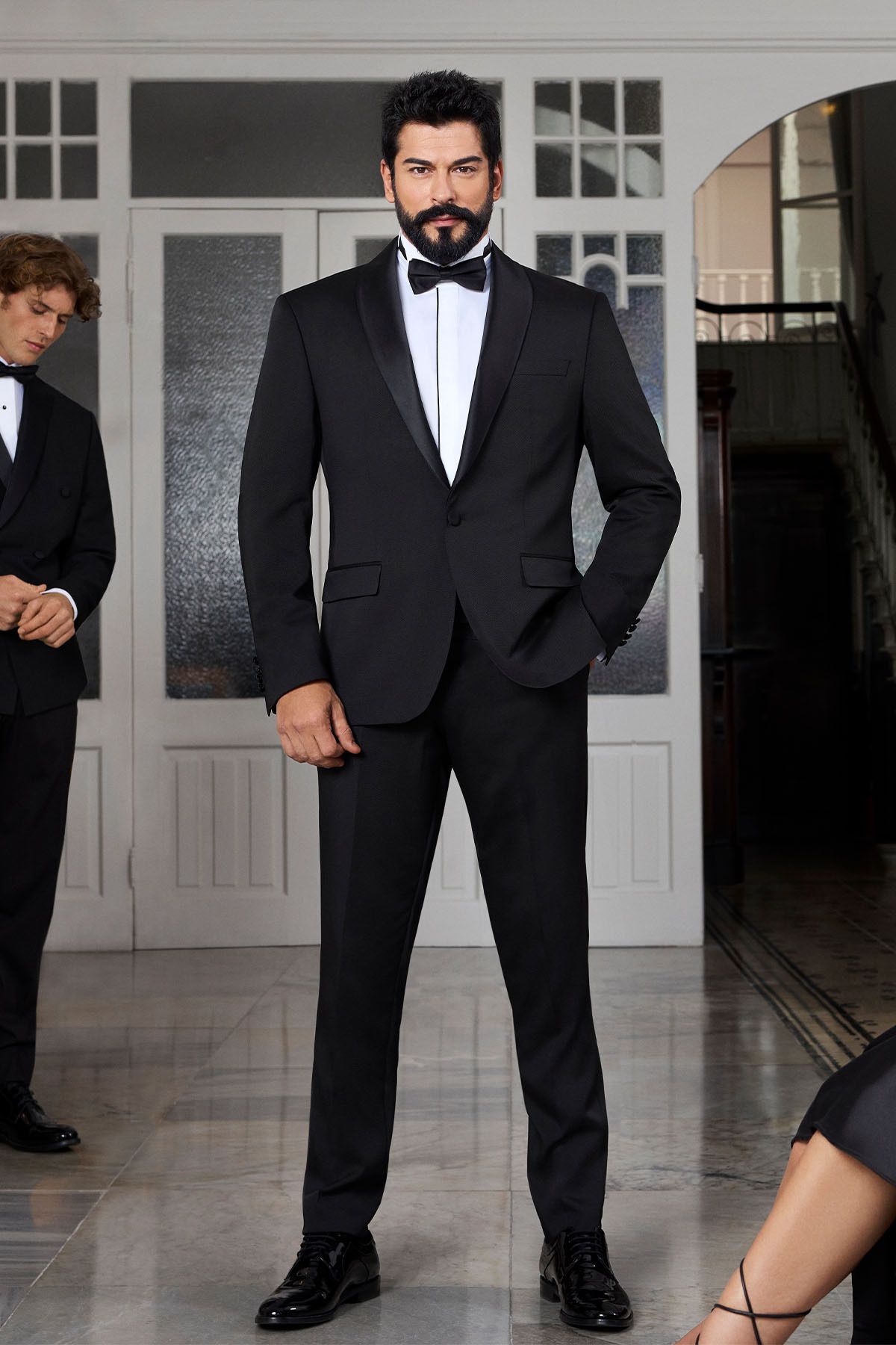 Men's black slim fit narrow cut shawl collar pattern classic tuxedo set