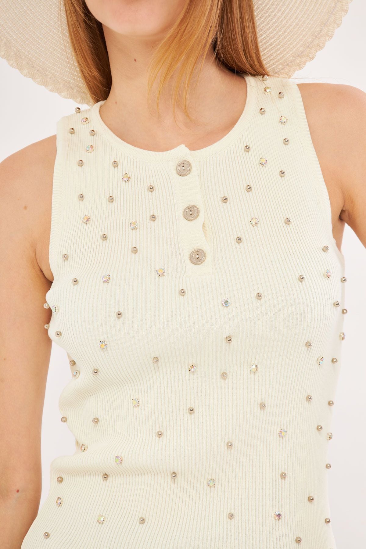 Women's Cream collar buttoned front with beads with beads sleeveless knitwear blouse ARM-24Y134008