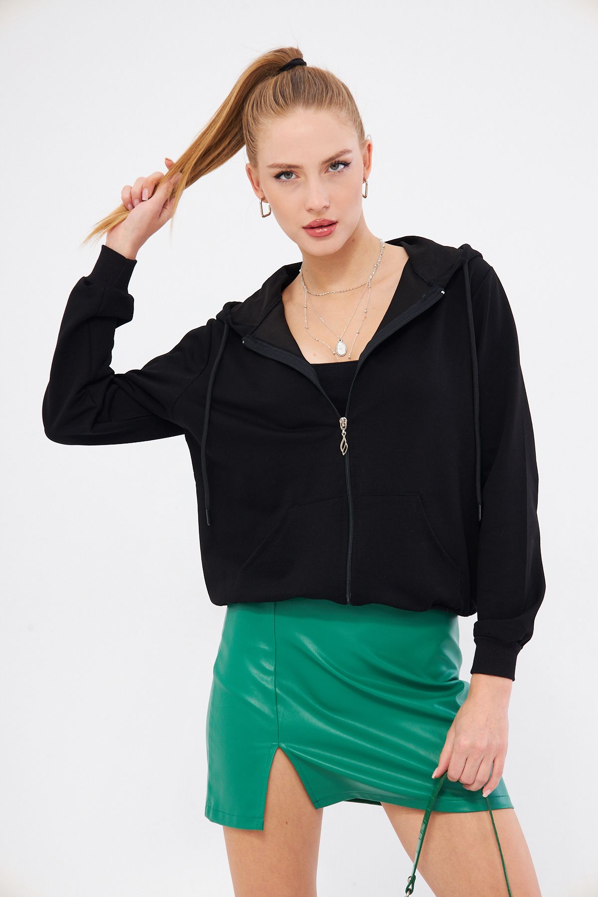 Female black front zipper pocket hooded Sweatshirt ARM-22Y024057